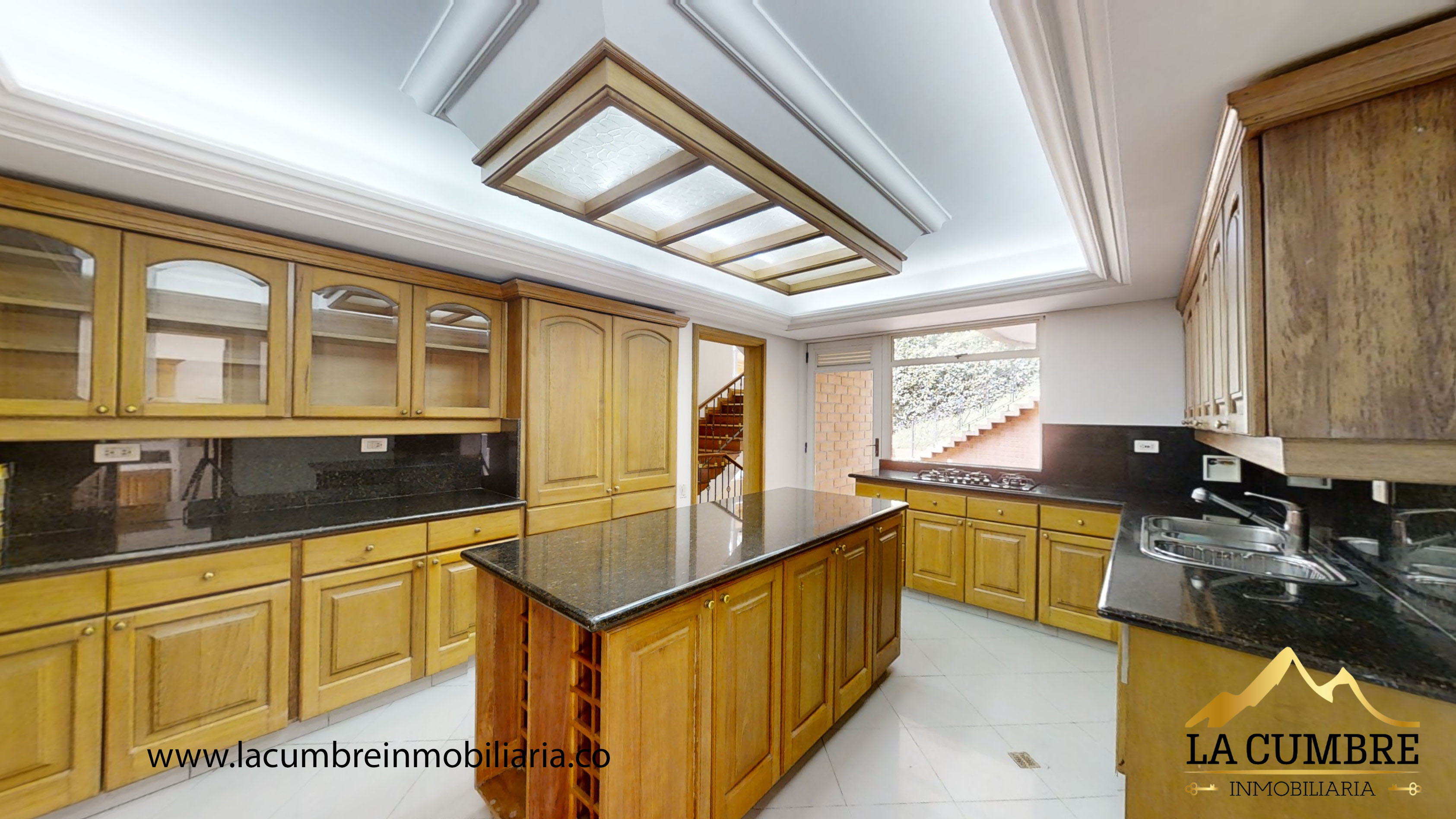 Casa de 4 alcobas en venta en El Poblado, Medellín, 513 m² · foto 13 de 20