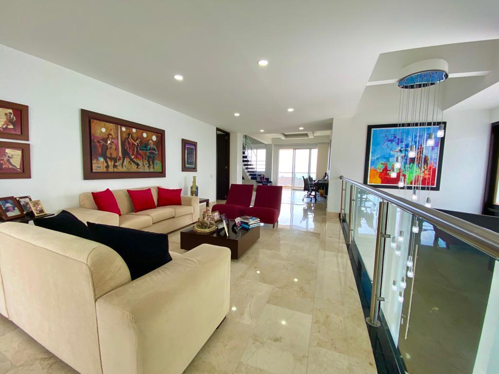 Casa de 5 alcobas en venta en Ruitoque Condominio, Floridablanca, 450 m² · foto 12 de 23