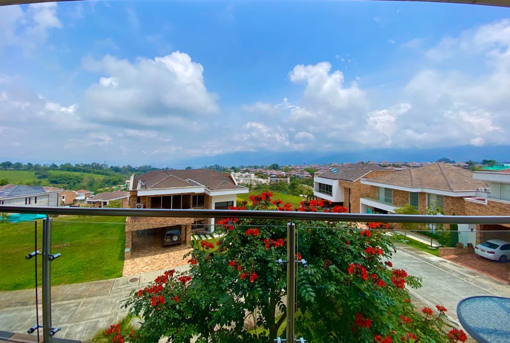 Casa de 5 alcobas en venta en Ruitoque Condominio, Floridablanca, 450 m² · foto 4 de 23