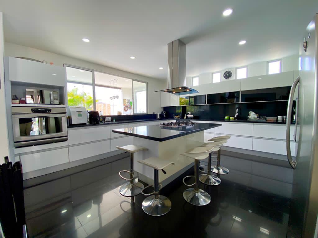 Casa de 5 alcobas en venta en Ruitoque Condominio, Floridablanca, 450 m² · foto 7 de 23