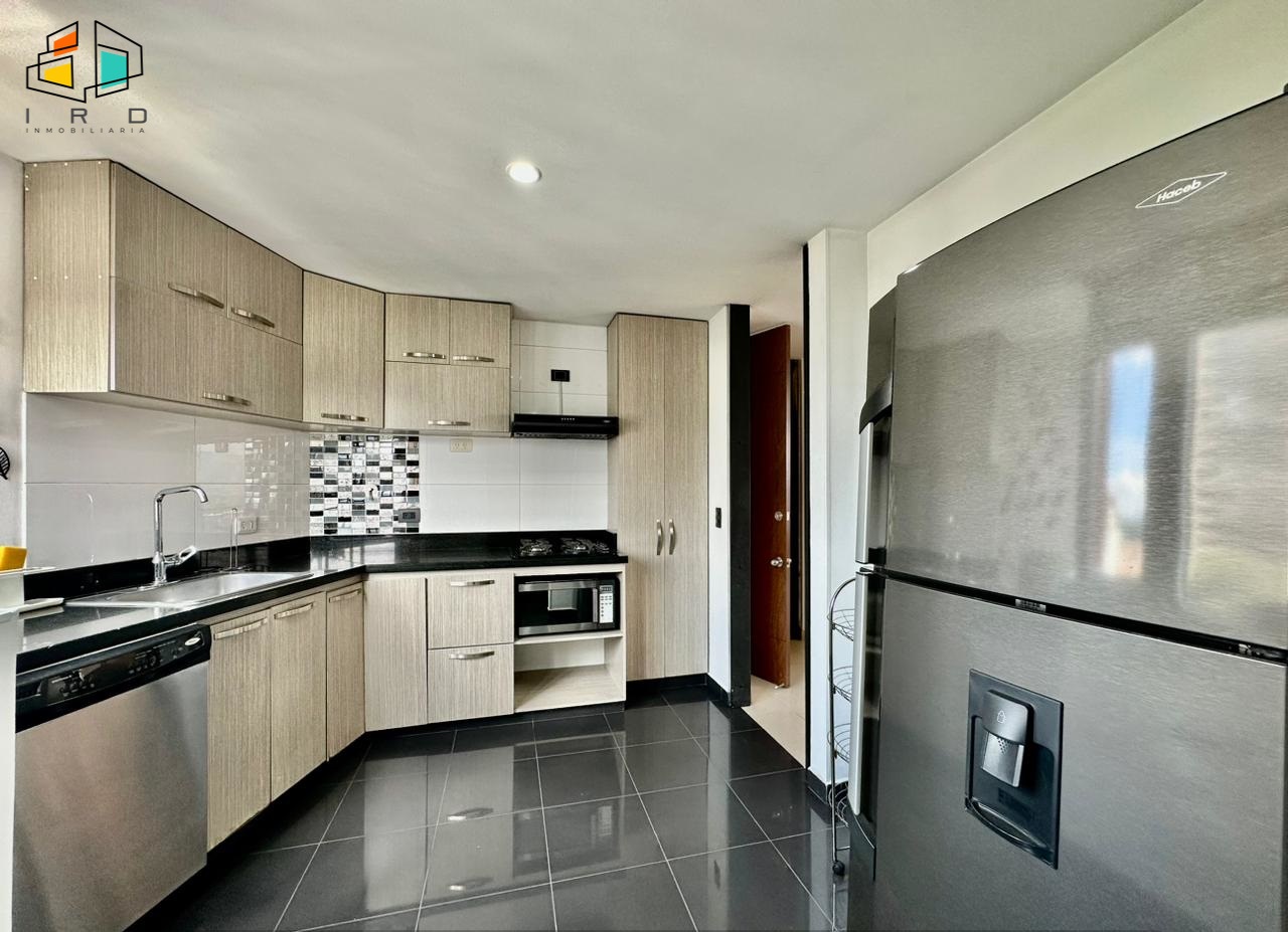 Apartamento en arriendo en Castropol, Medellín · foto 13 de 24