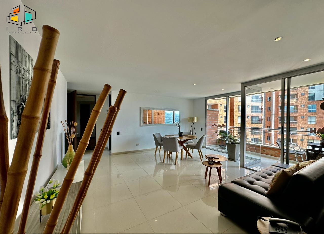 Apartamento en arriendo en Castropol, Medellín · foto 2 de 24