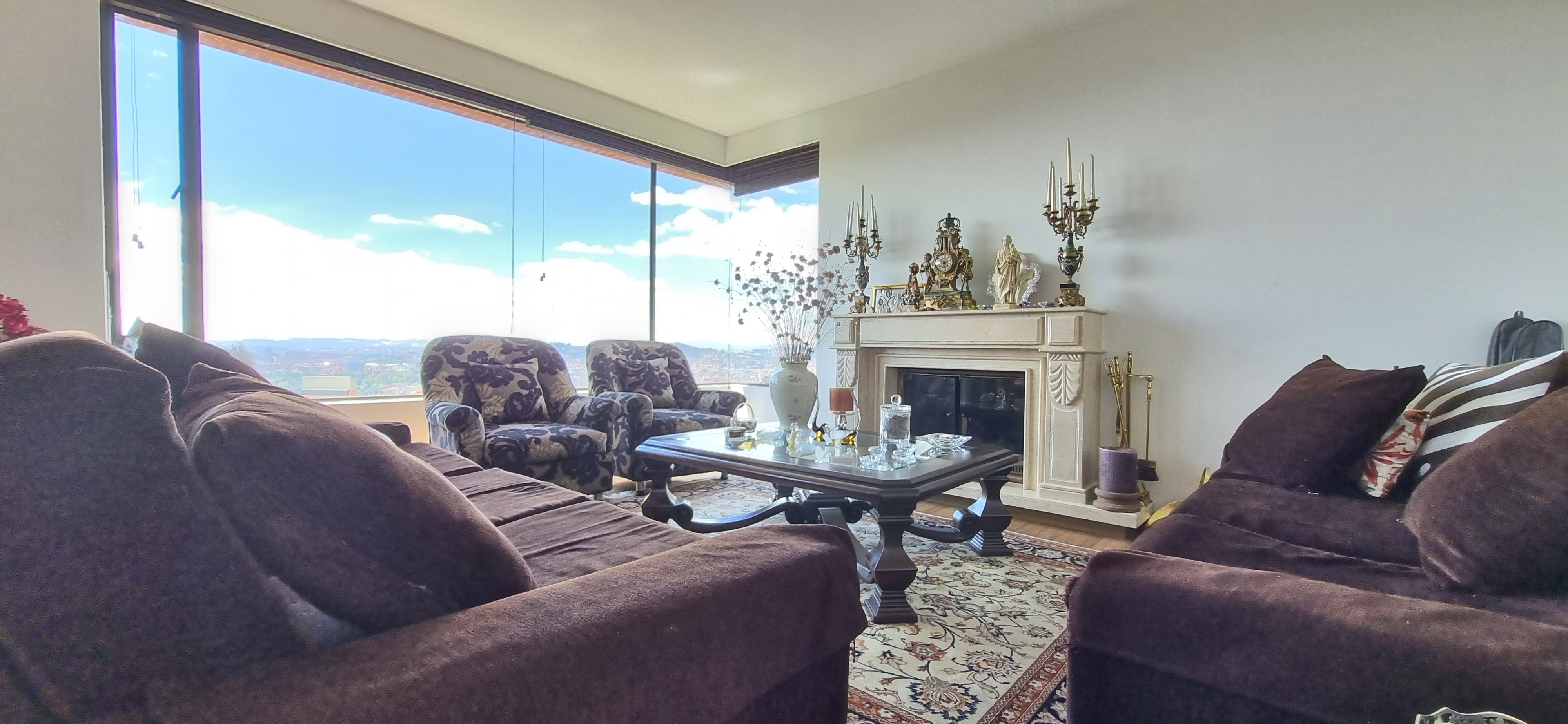Apartamento de 3 alcobas en venta en Sierras Del Moral, Bogotá, 220 m² · foto 2 de 24
