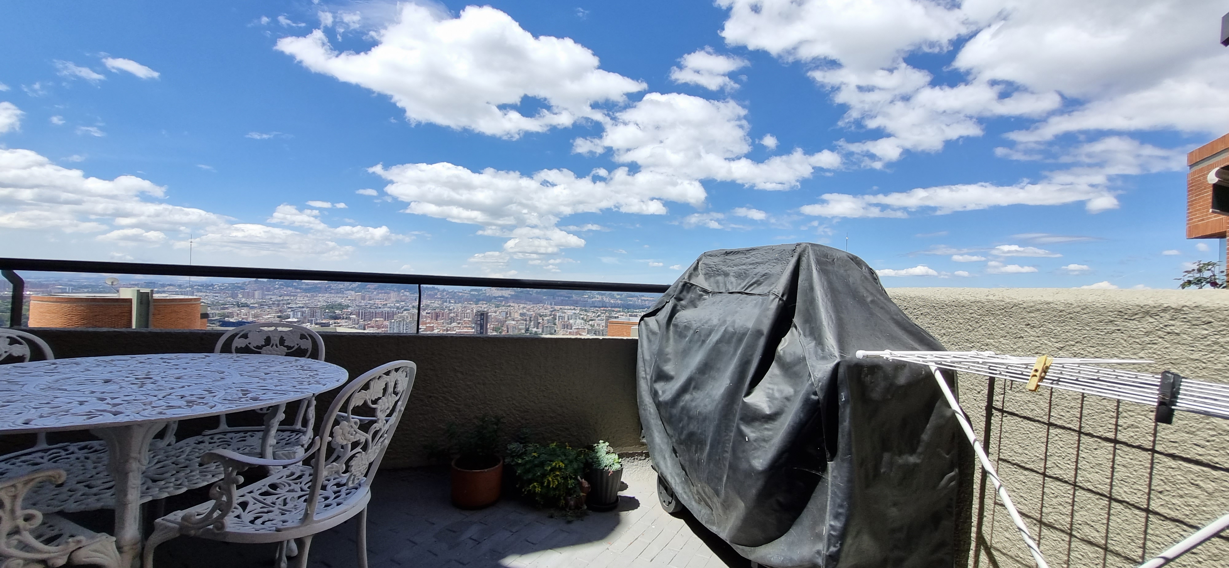 Apartamento de 3 alcobas en venta en Sierras Del Moral, Bogotá, 220 m² · foto 5 de 24