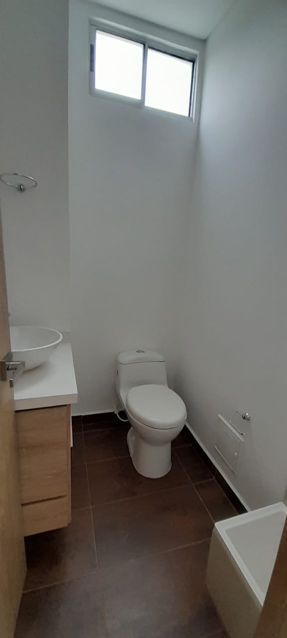 Consultorio en venta en Los Profesionales, Armenia, 21 m² · foto 4 de 5