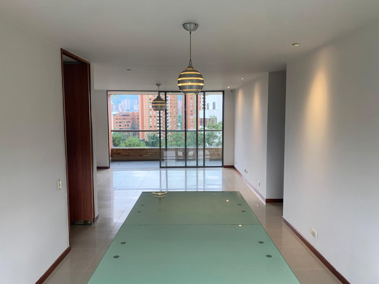 Apartamento en arriendo en Los Balsos No.2, Medellín · foto 2 de 17