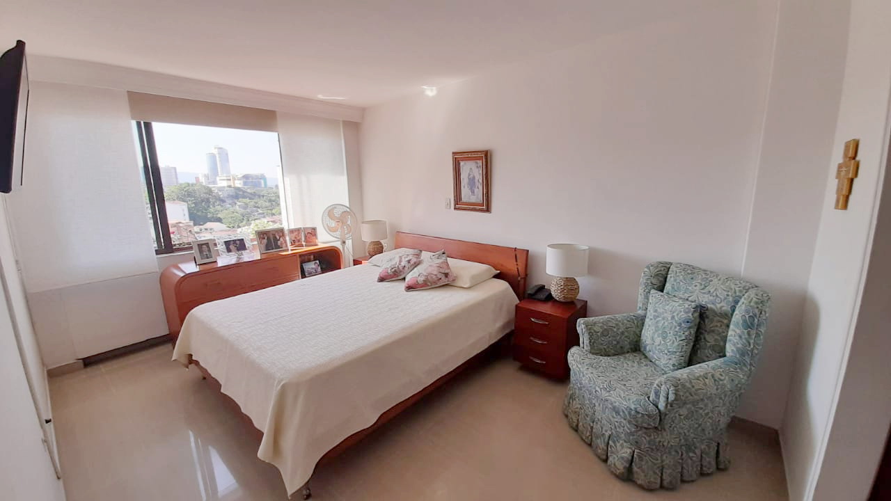Apartamento de 5 alcobas en venta en La Floresta, Bucaramanga, 240 m² · foto 11 de 17