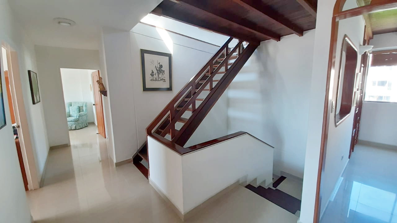 Apartamento de 5 alcobas en venta en La Floresta, Bucaramanga, 240 m² · foto 8 de 17