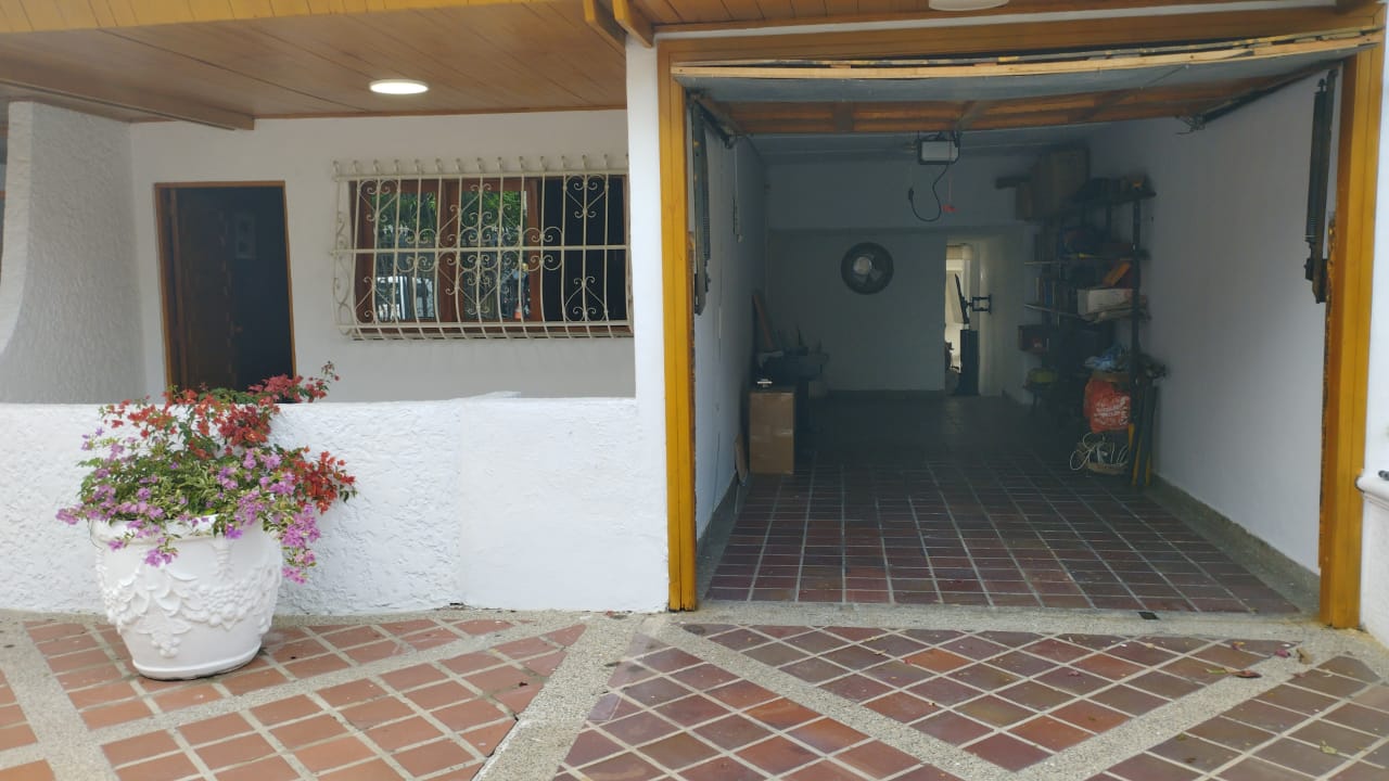 Casa en venta en El Poblado, Barranquilla · foto 3 de 24