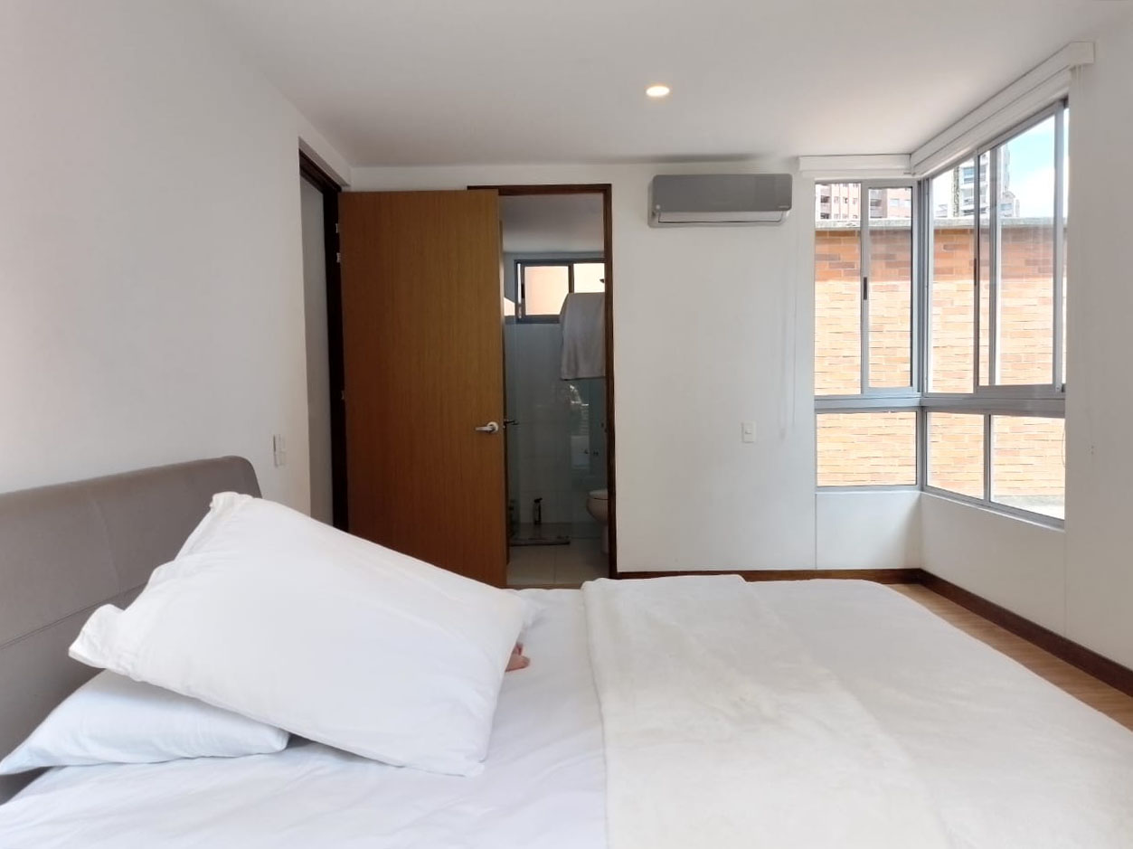 Apartamento de 2 alcobas en arriendo en Los Balsos, Medellín, 108 m² · foto 10 de 19
