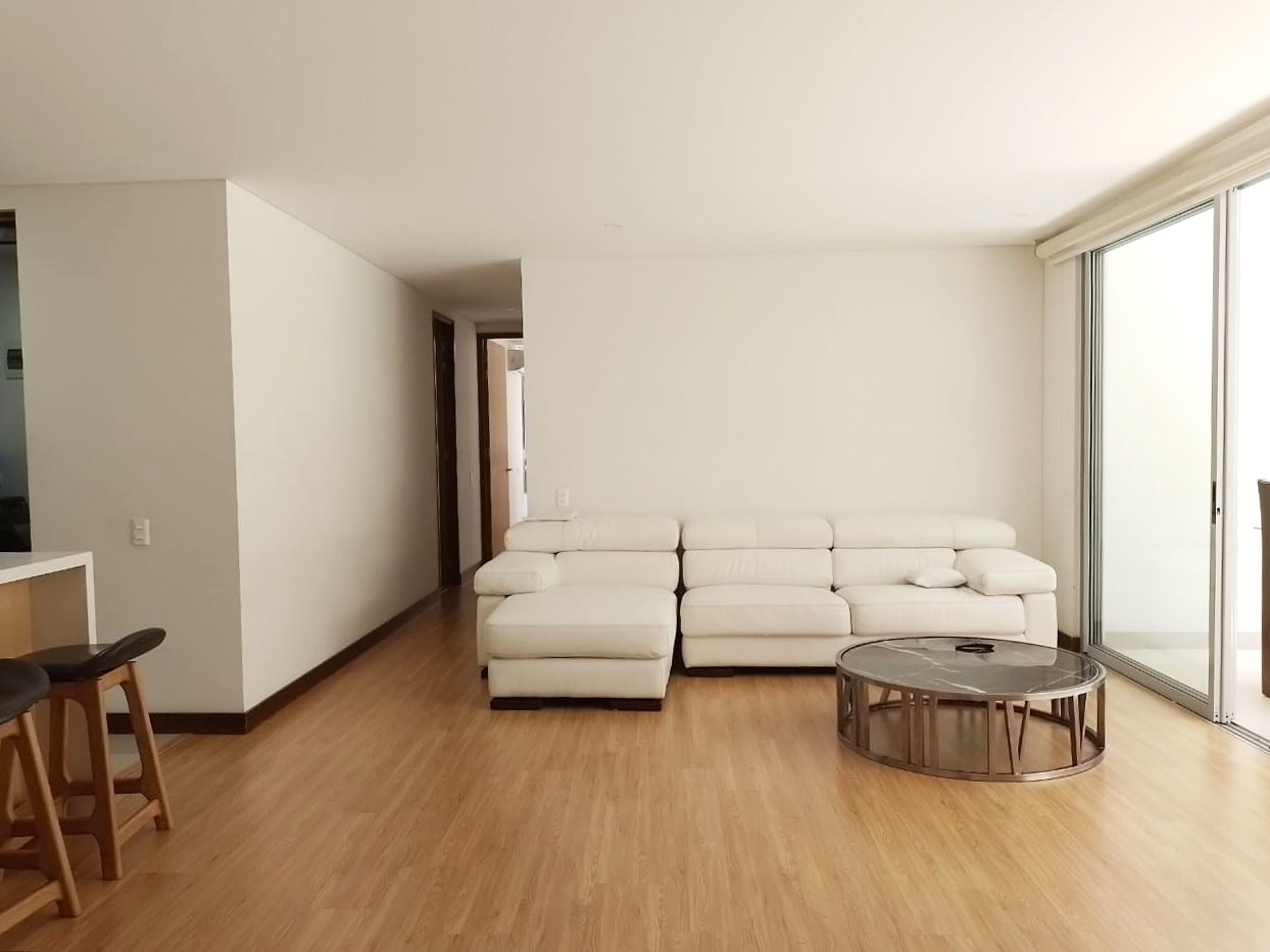 Apartamento de 2 alcobas en arriendo en Los Balsos, Medellín, 108 m² · foto 5 de 19