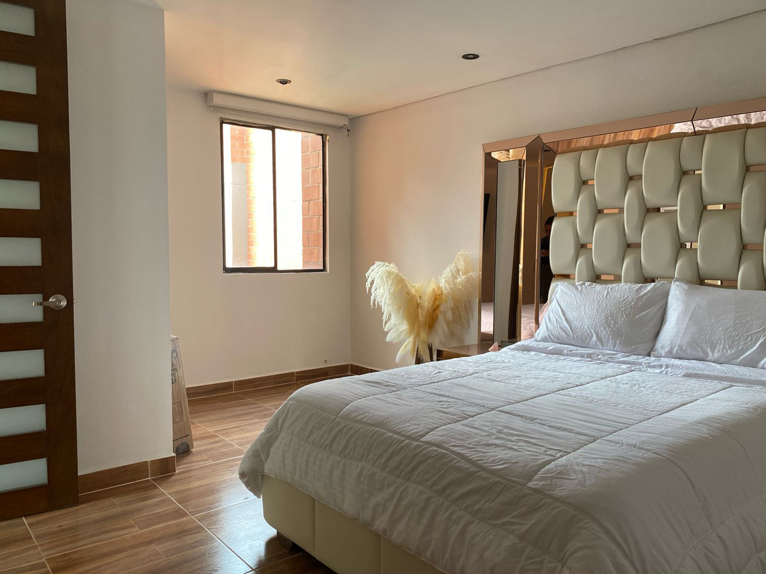 Apartamento de 4 alcobas en arriendo en El Diamante 2, Medellín, 215 m² · foto 11 de 18