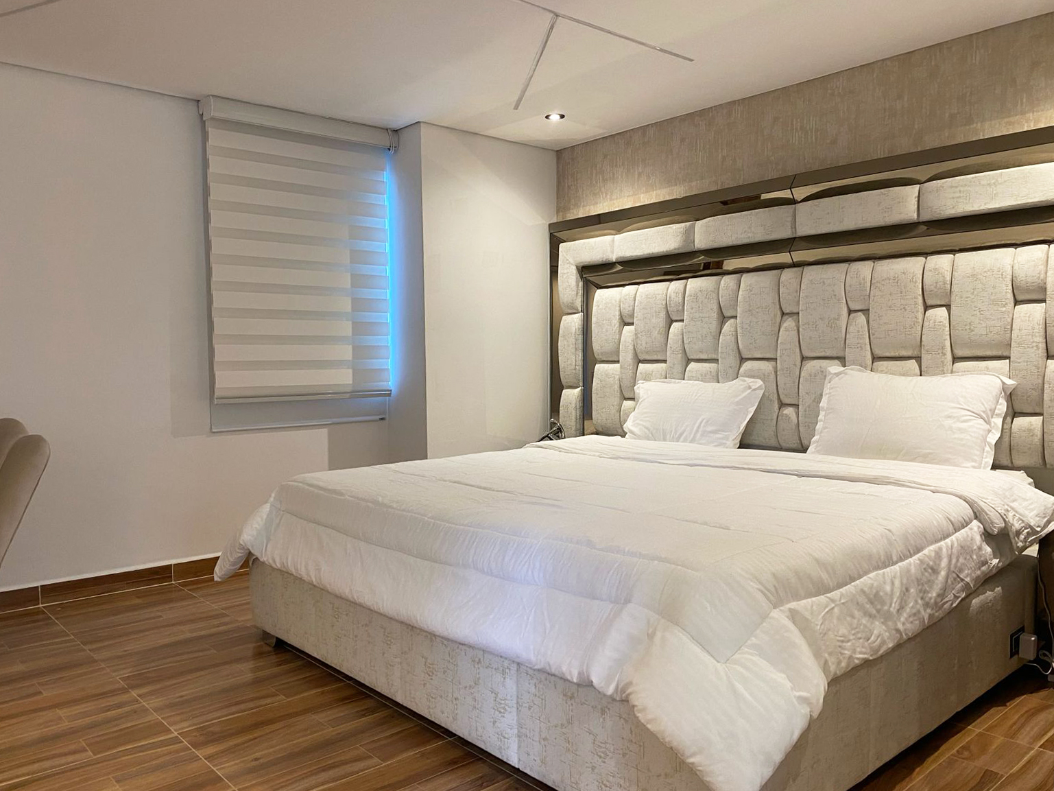 Apartamento de 4 alcobas en arriendo en El Diamante 2, Medellín, 215 m² · foto 13 de 18