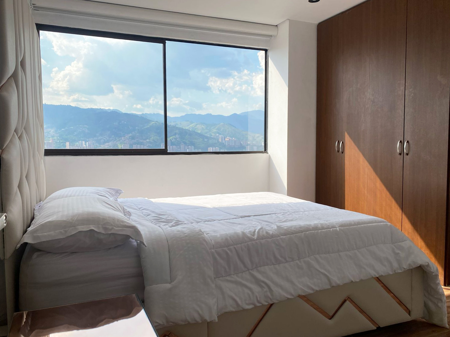 Apartamento de 4 alcobas en arriendo en El Diamante 2, Medellín, 215 m² · foto 15 de 18