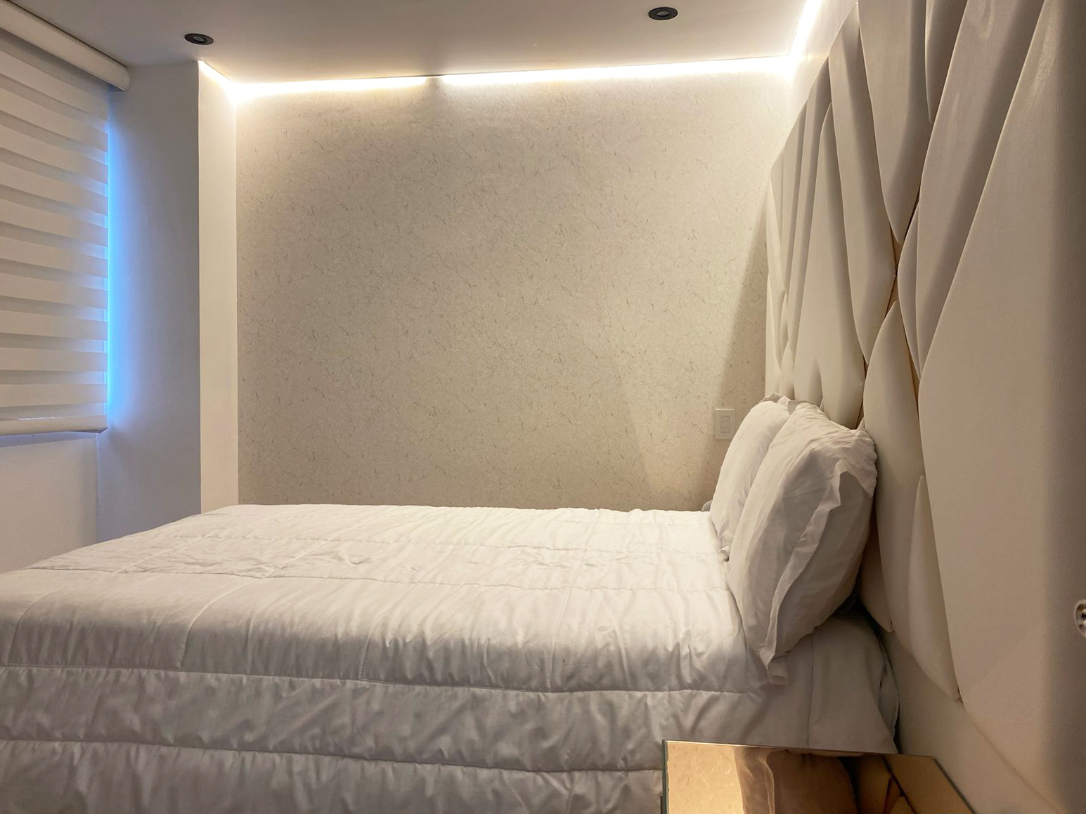 Apartamento de 4 alcobas en arriendo en El Diamante 2, Medellín, 215 m² · foto 16 de 18