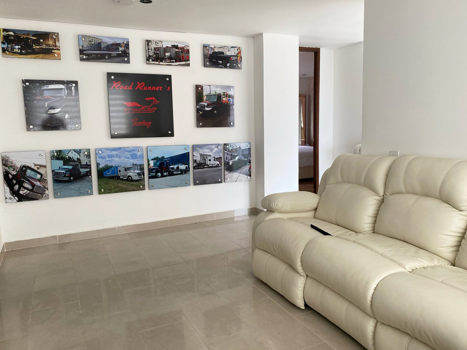 Apartamento de 4 alcobas en arriendo en El Diamante 2, Medellín, 215 m² · foto 3 de 18