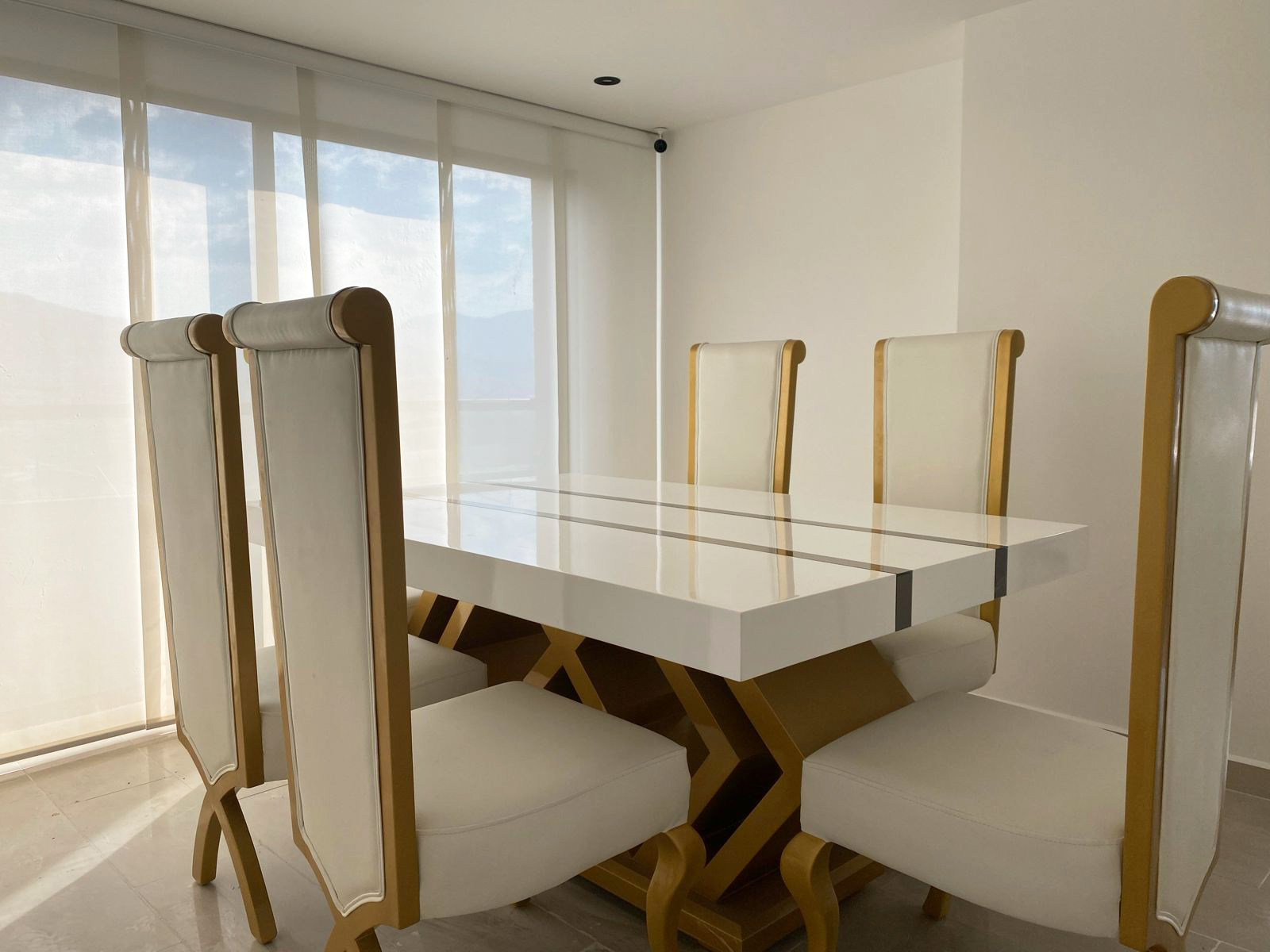 Apartamento de 4 alcobas en arriendo en El Diamante 2, Medellín, 215 m² · foto 5 de 18