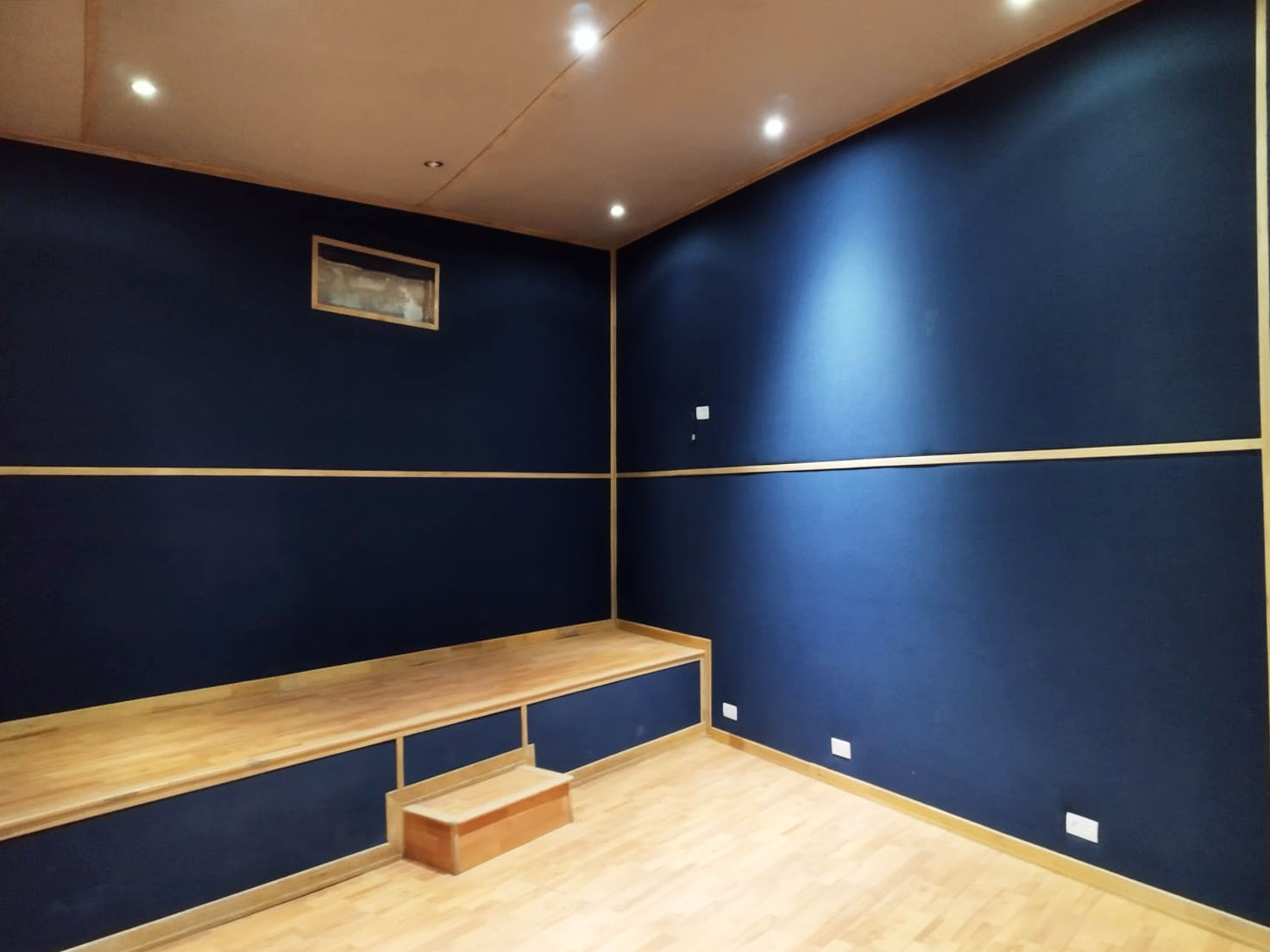 Local en venta en Las Lomas No.1, Medellín, 1480 m² · foto 15 de 18