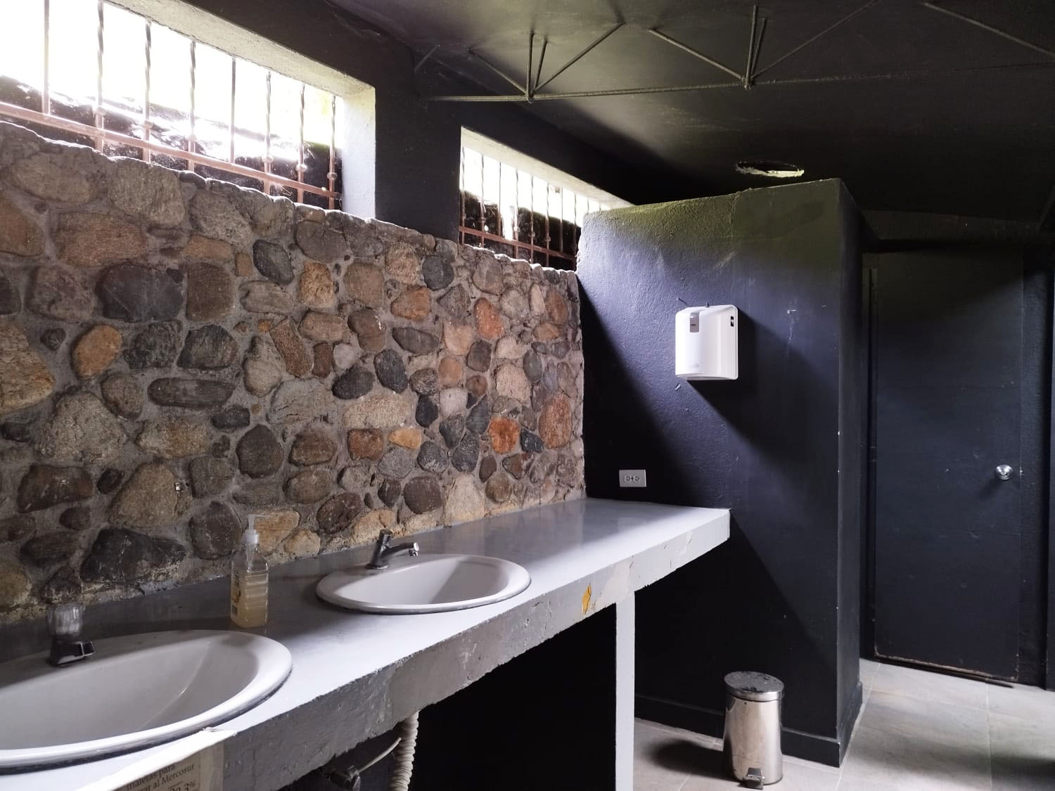Local en venta en Las Lomas No.1, Medellín, 1480 m² · foto 16 de 18