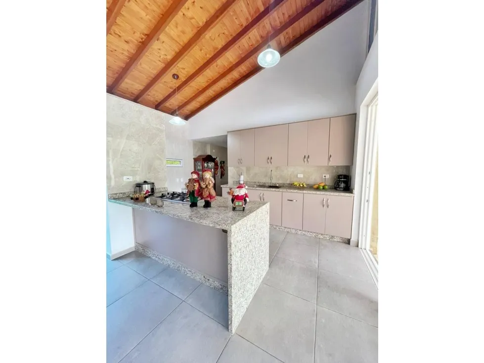 Casa de 4 alcobas en venta en Rozo, Palmira, 390 m² · foto 3 de 10