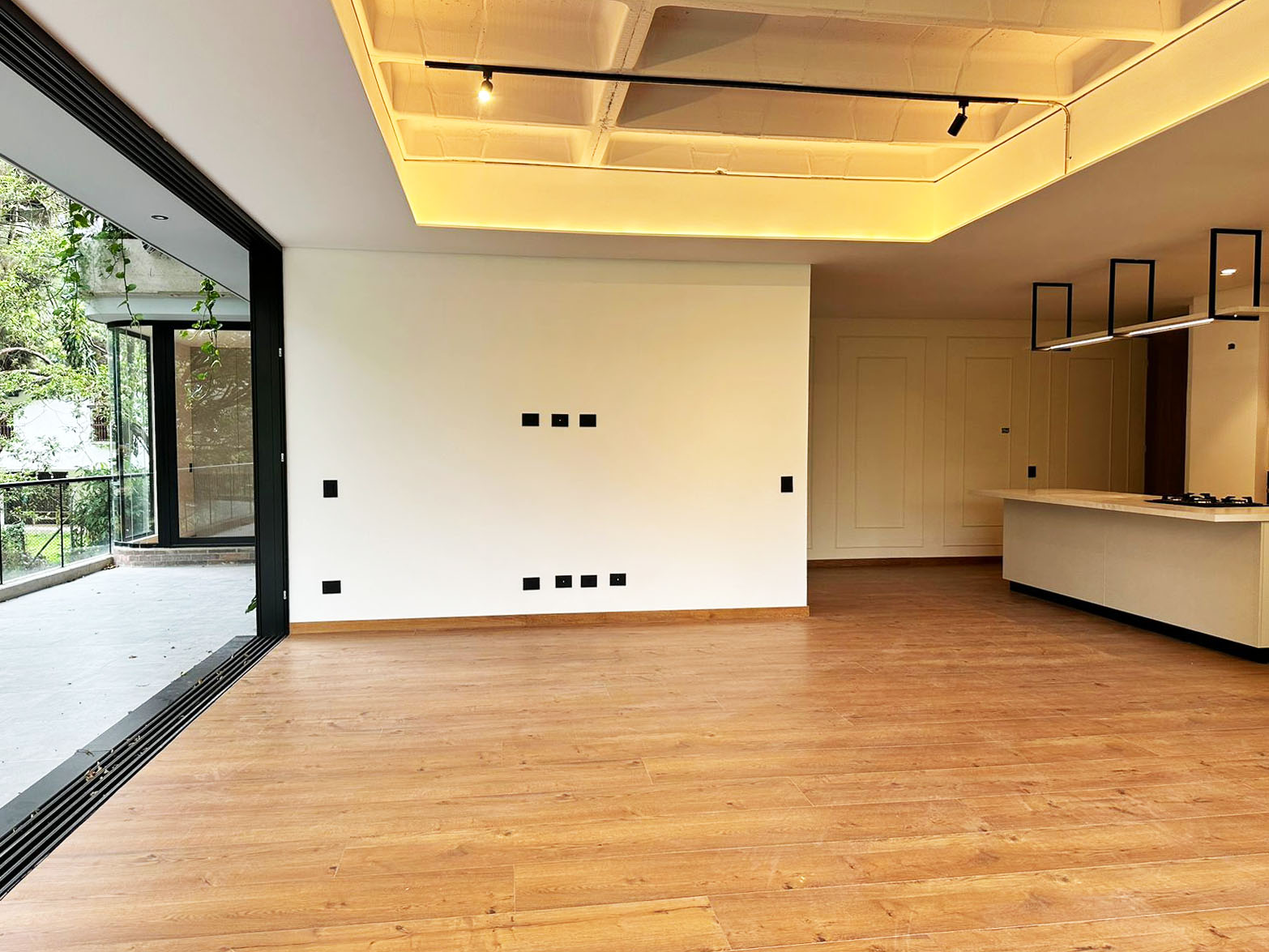 Apartamento de 3 alcobas en venta en El Diamante 2, Medellín, 215 m² · foto 3 de 17