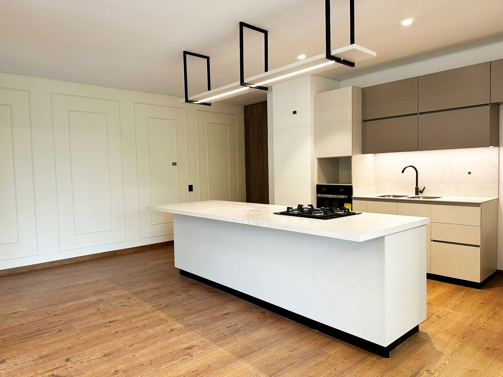 Apartamento de 3 alcobas en venta en El Diamante 2, Medellín, 215 m² · foto 6 de 17