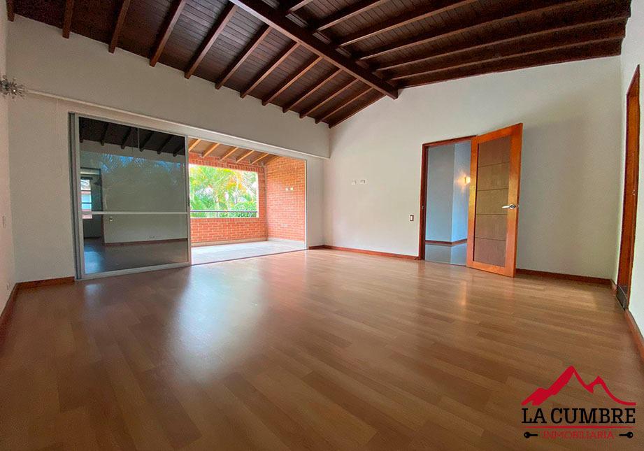 Casa de 4 alcobas en arriendo en Alto De San Jorge, Envigado, 300 m² · foto 10 de 12