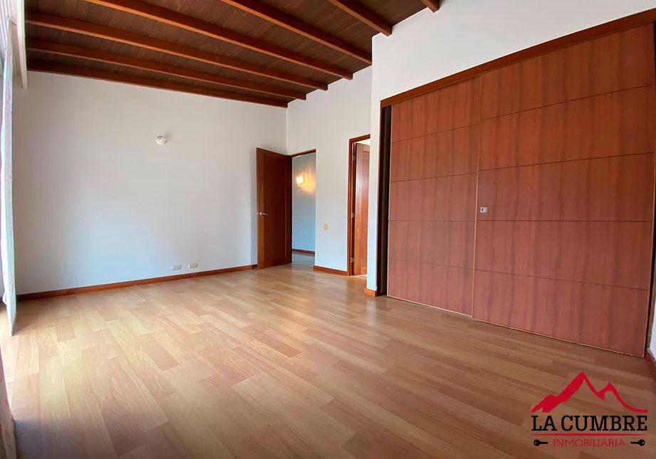 Casa de 4 alcobas en arriendo en Alto De San Jorge, Envigado, 300 m² · foto 12 de 12