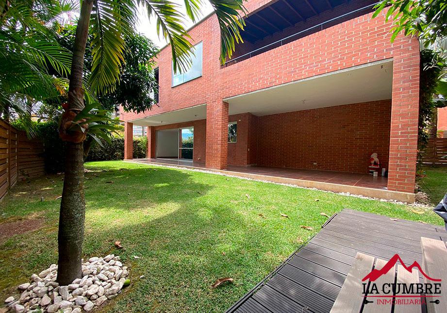 Casa de 4 alcobas en arriendo en Alto De San Jorge, Envigado, 300 m² · foto 3 de 12