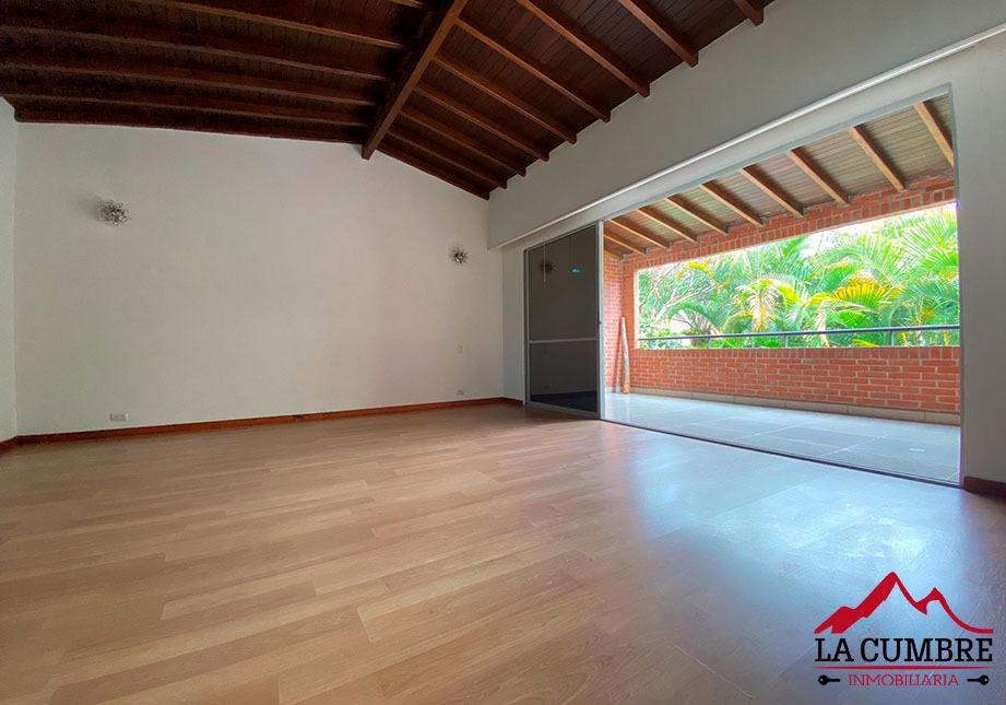 Casa de 4 alcobas en arriendo en Alto De San Jorge, Envigado, 300 m² · foto 8 de 12