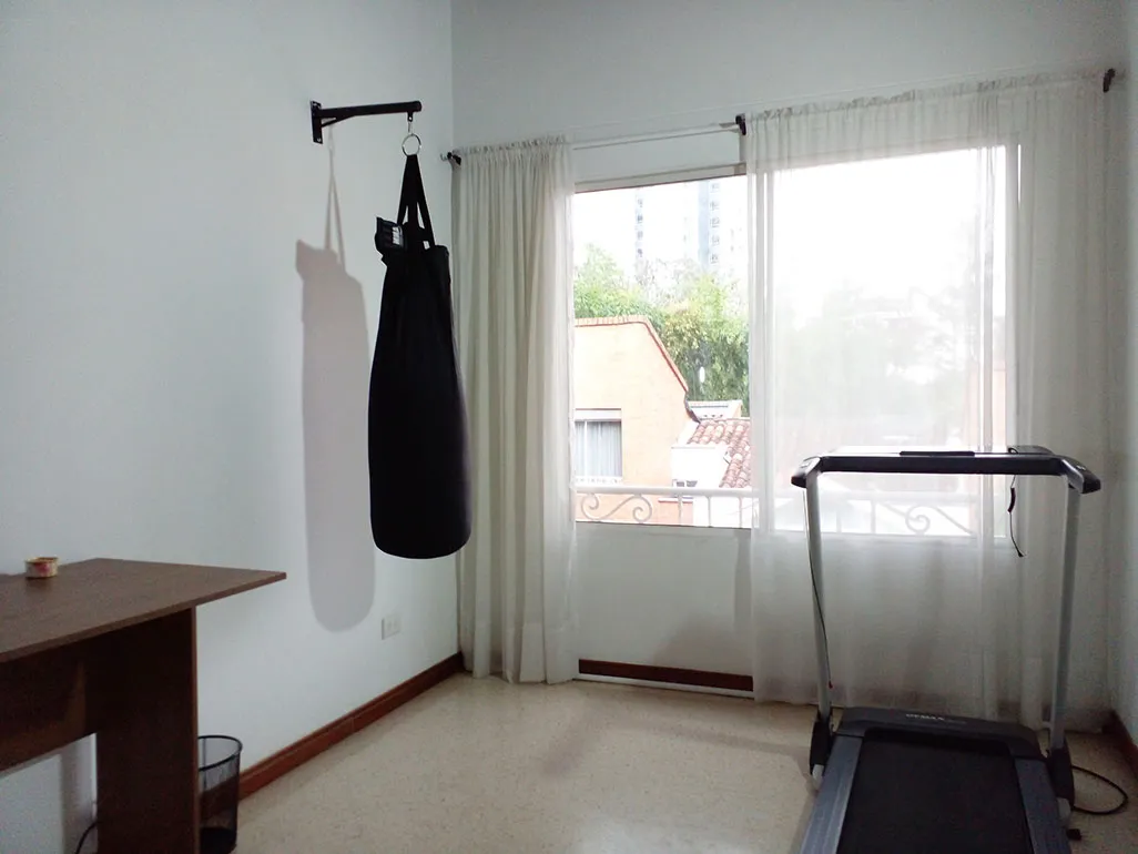 Casa de 4 alcobas en arriendo en San Lucas, Medellín, 200 m² · foto 8 de 19