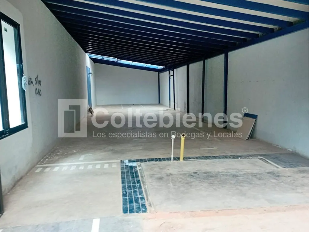 Local en arriendo en Villa Carlota, Medellín, 165 m² · foto 3 de 13