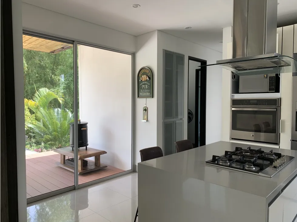 Casa de 3 alcobas en venta en Vía El Caimo, Armenia, 1850 m² · foto 2 de 24