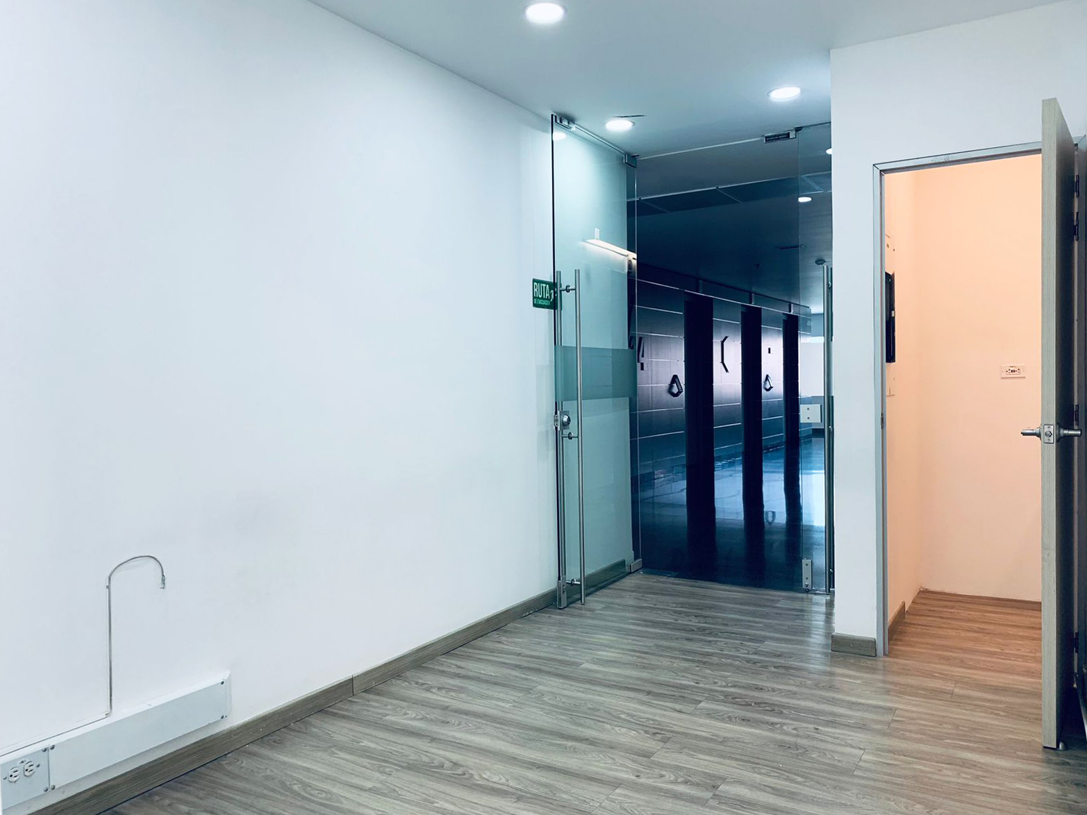 Oficina en arriendo en Manila, Medellín, 98 m² · foto 5 de 15