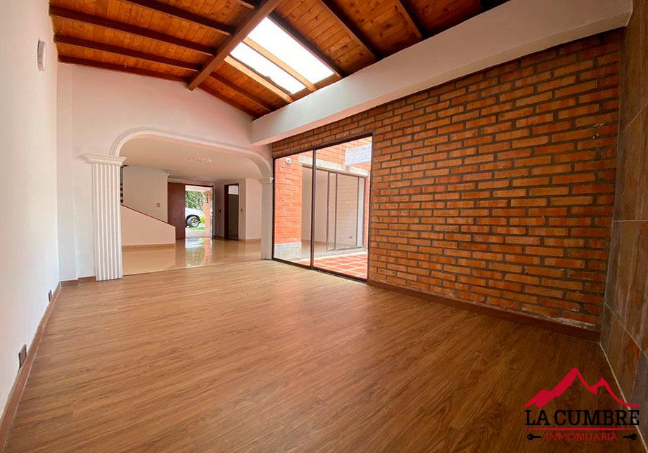 Casa de 4 alcobas en arriendo en Loma El Atravesado, Envigado, 220 m² · foto 6 de 10