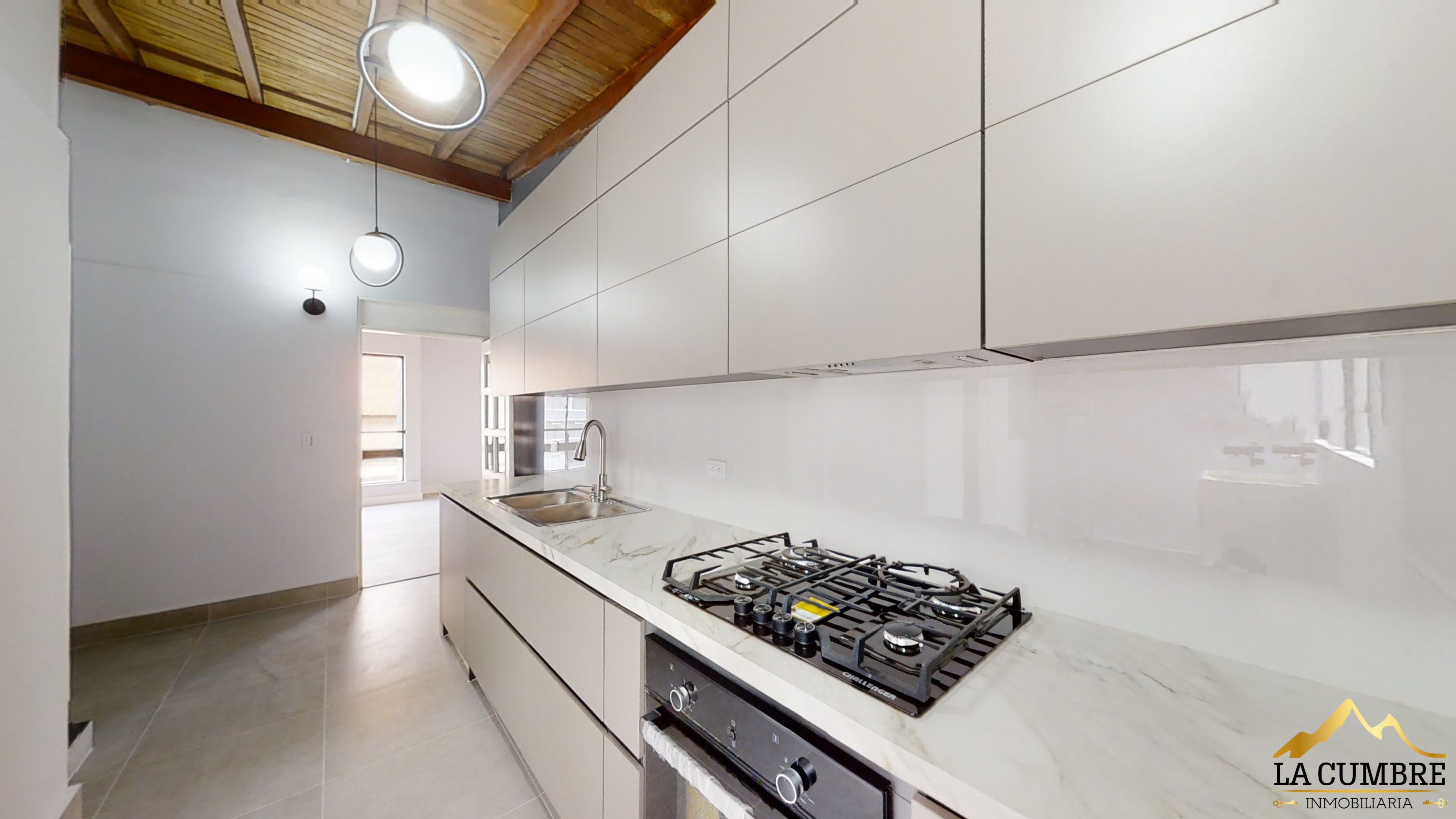 Apartamento de 4 alcobas en arriendo en El Tesoro, Medellín, 204 m² · foto 11 de 11
