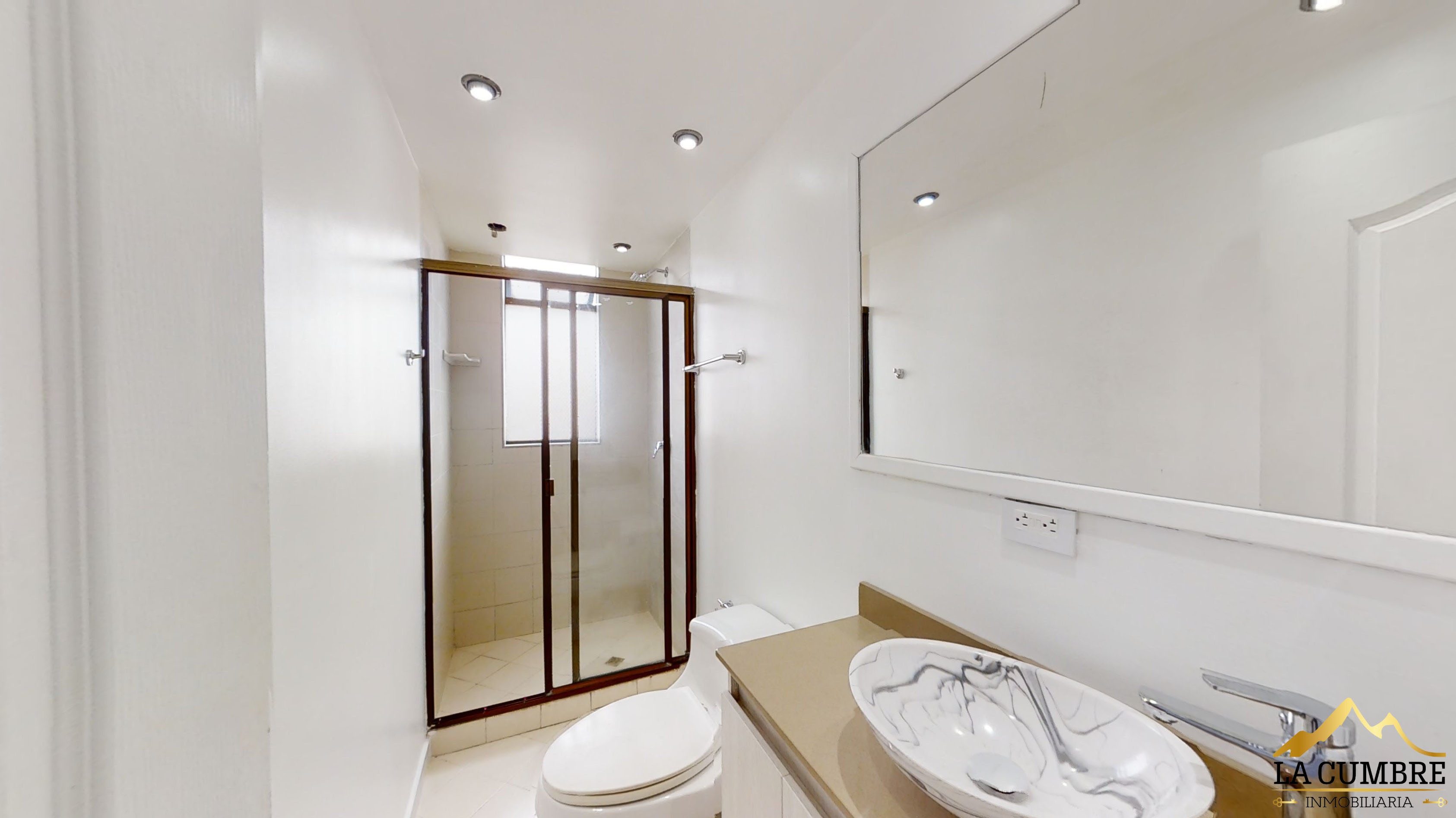 Apartamento de 4 alcobas en arriendo en El Tesoro, Medellín, 204 m² · foto 4 de 11