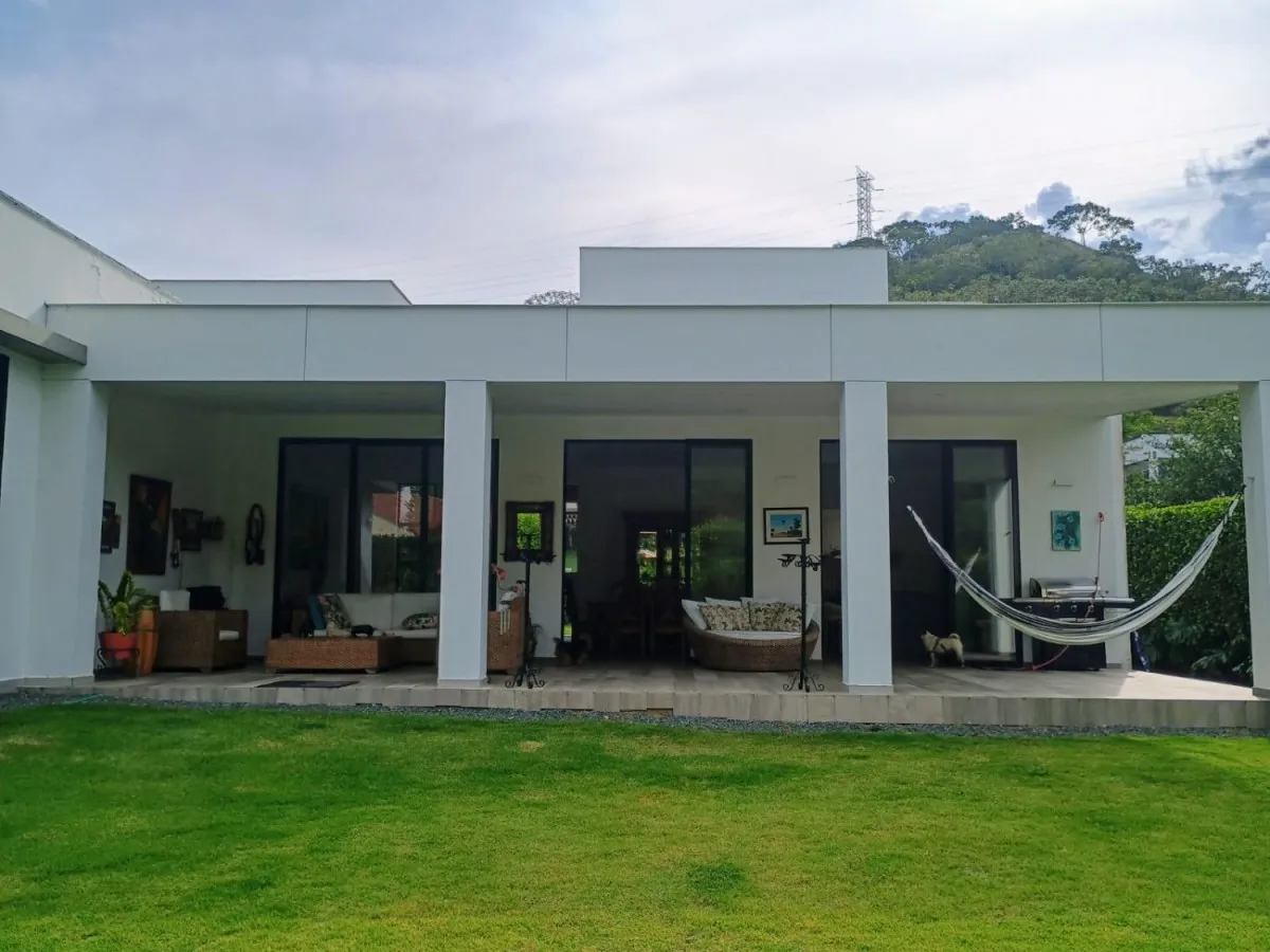 Casa de 5 alcobas en venta en Peon, Jamundí, 303 m² · foto 9 de 24