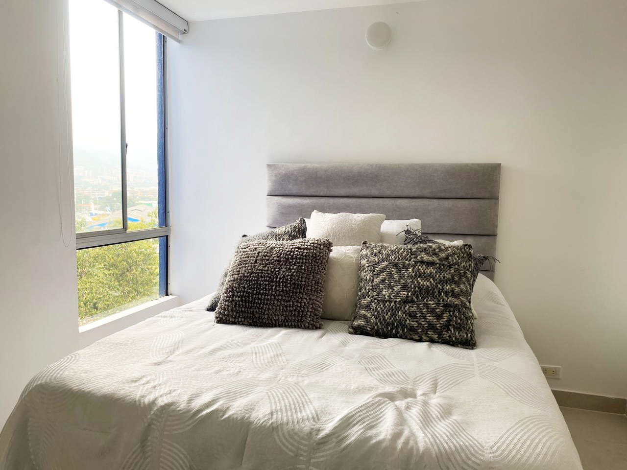 Apartamento de 2 alcobas en arriendo en El Poblado, Medellín, 56 m² · foto 11 de 15