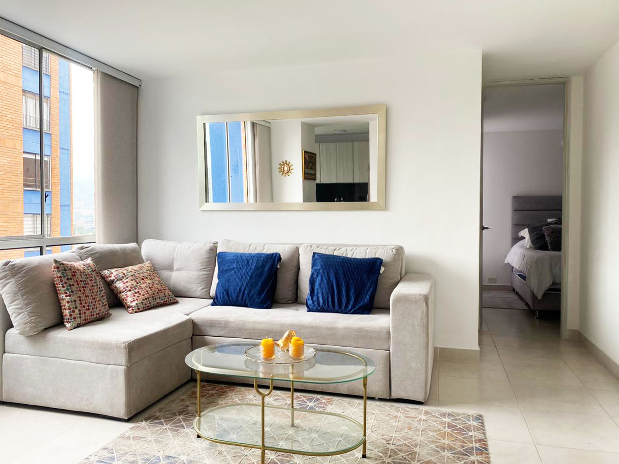 Apartamento de 2 alcobas en arriendo en El Poblado, Medellín, 56 m² · foto 3 de 15