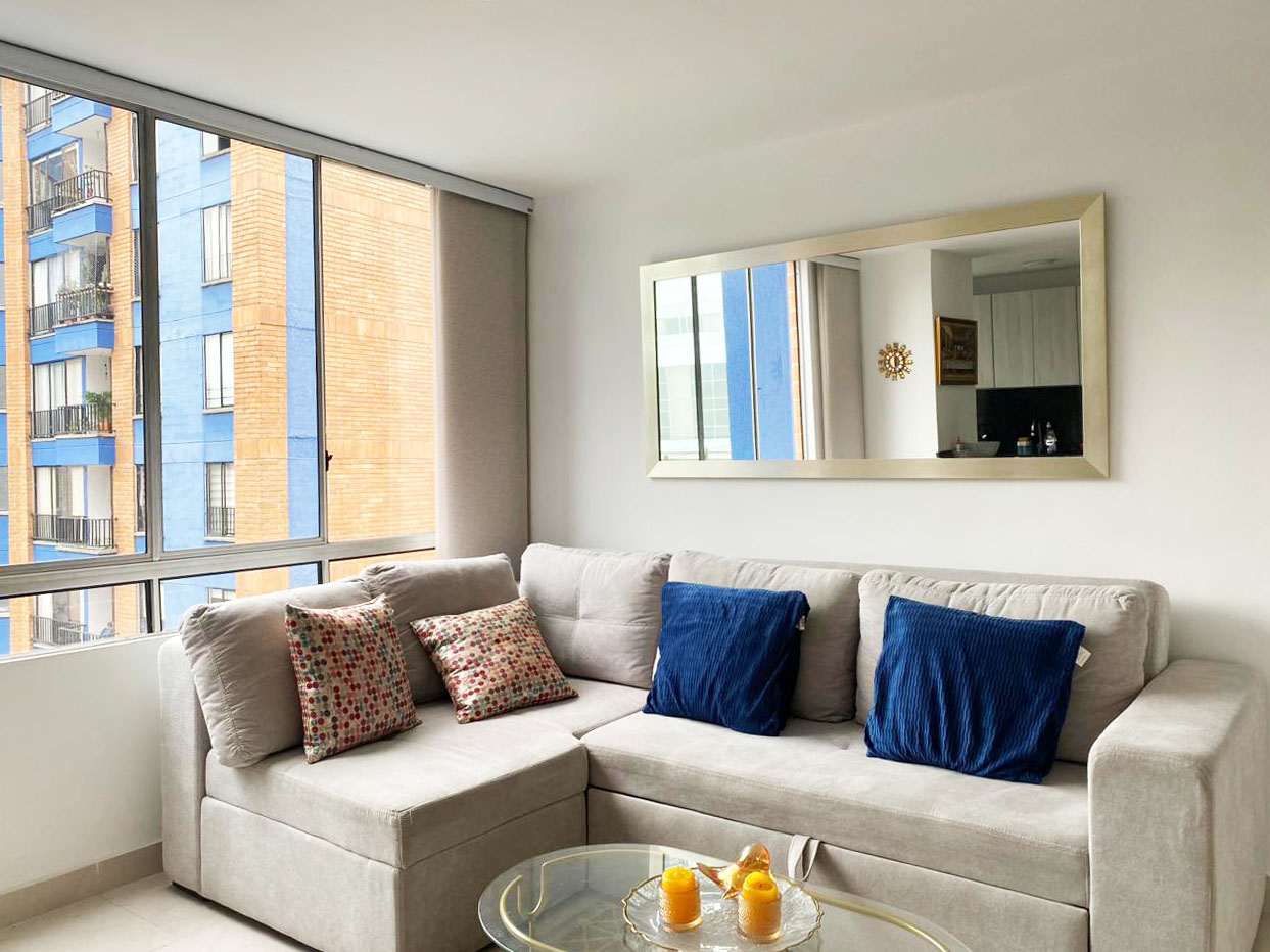 Apartamento de 2 alcobas en arriendo en El Poblado, Medellín, 56 m² · foto 4 de 15