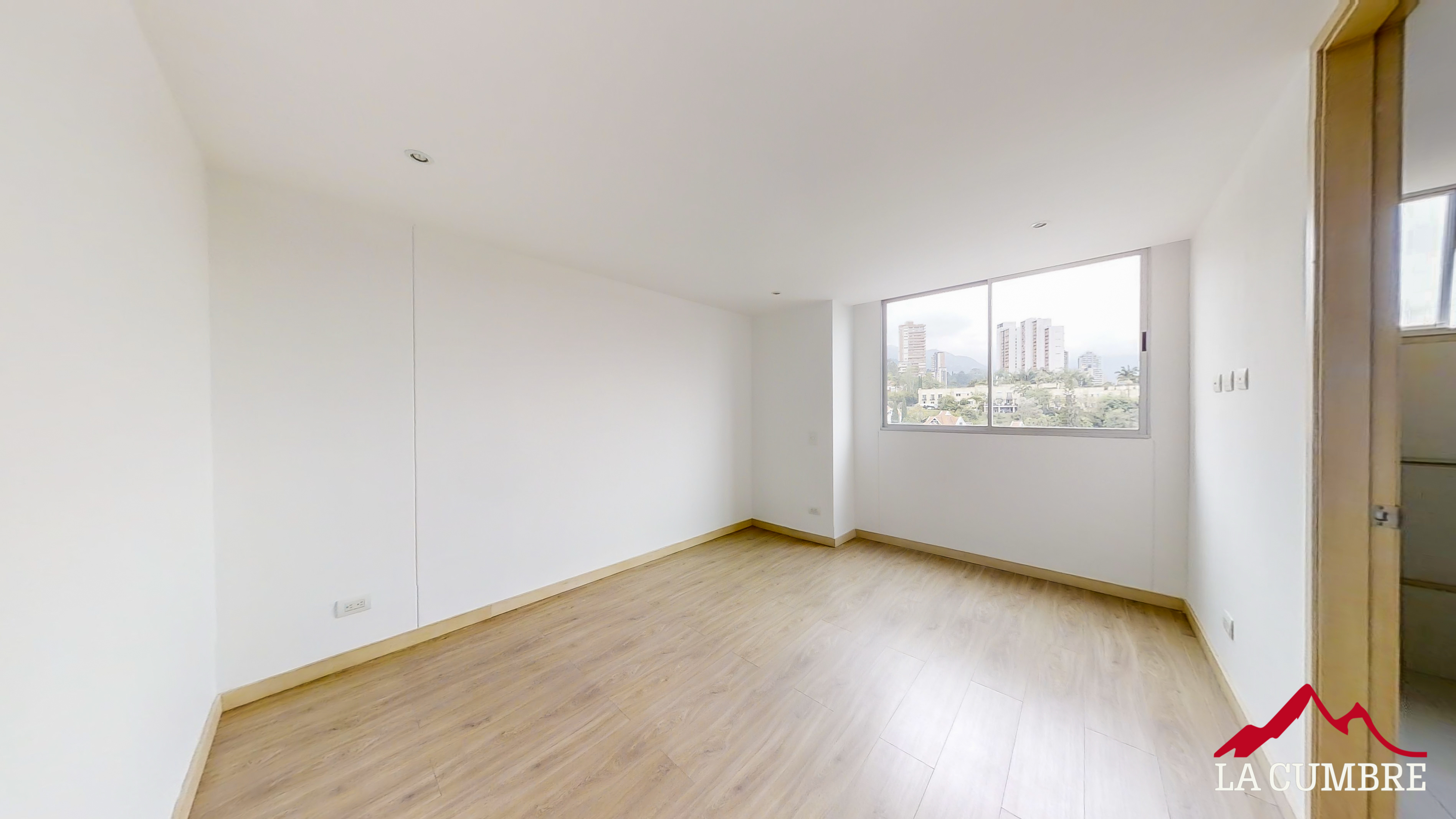 Apartamento de 3 alcobas en arriendo en El Tesoro, Medellín, 230 m² · foto 13 de 22