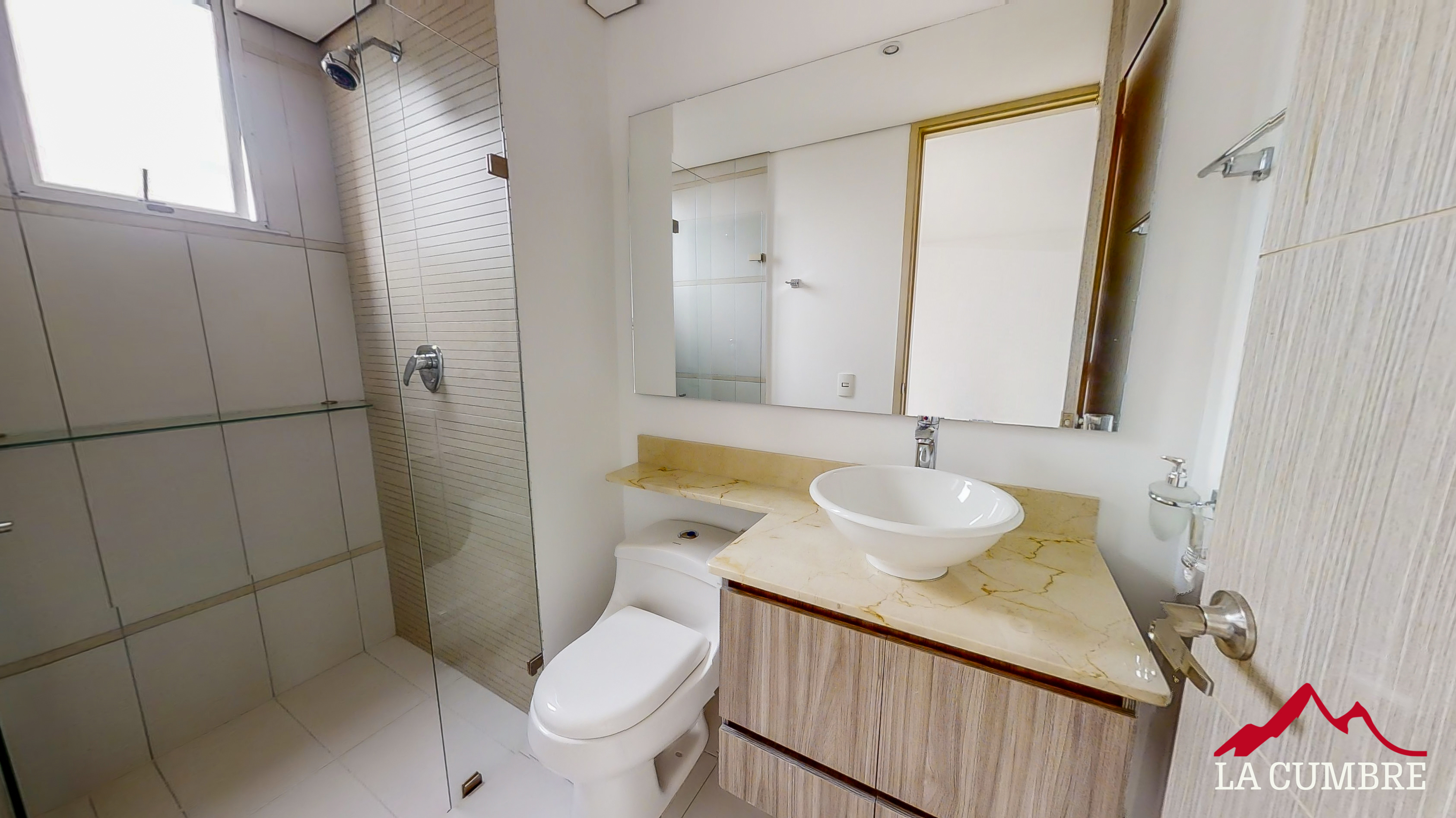 Apartamento de 3 alcobas en arriendo en El Tesoro, Medellín, 230 m² · foto 14 de 22