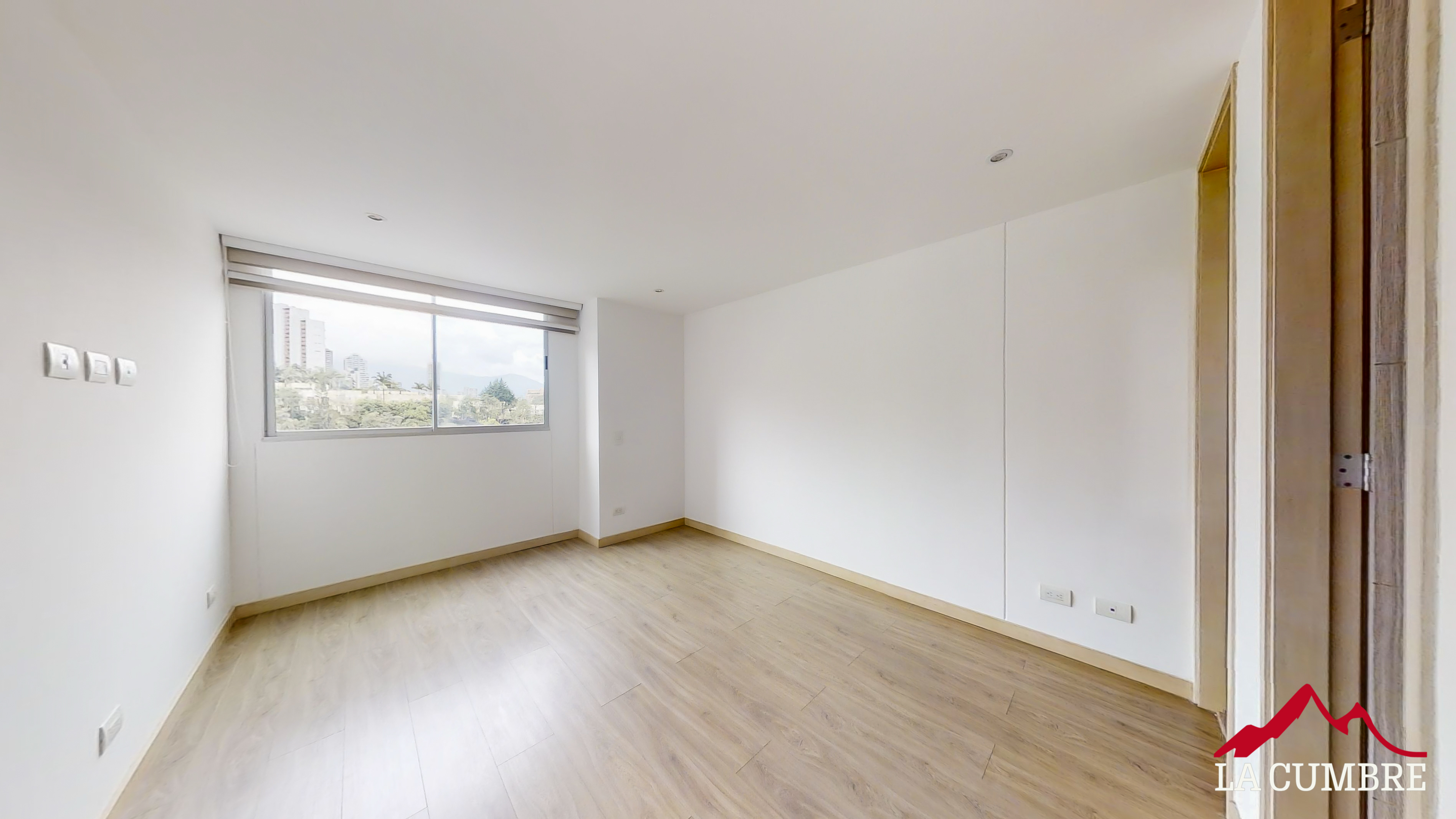 Apartamento de 3 alcobas en arriendo en El Tesoro, Medellín, 230 m² · foto 16 de 22