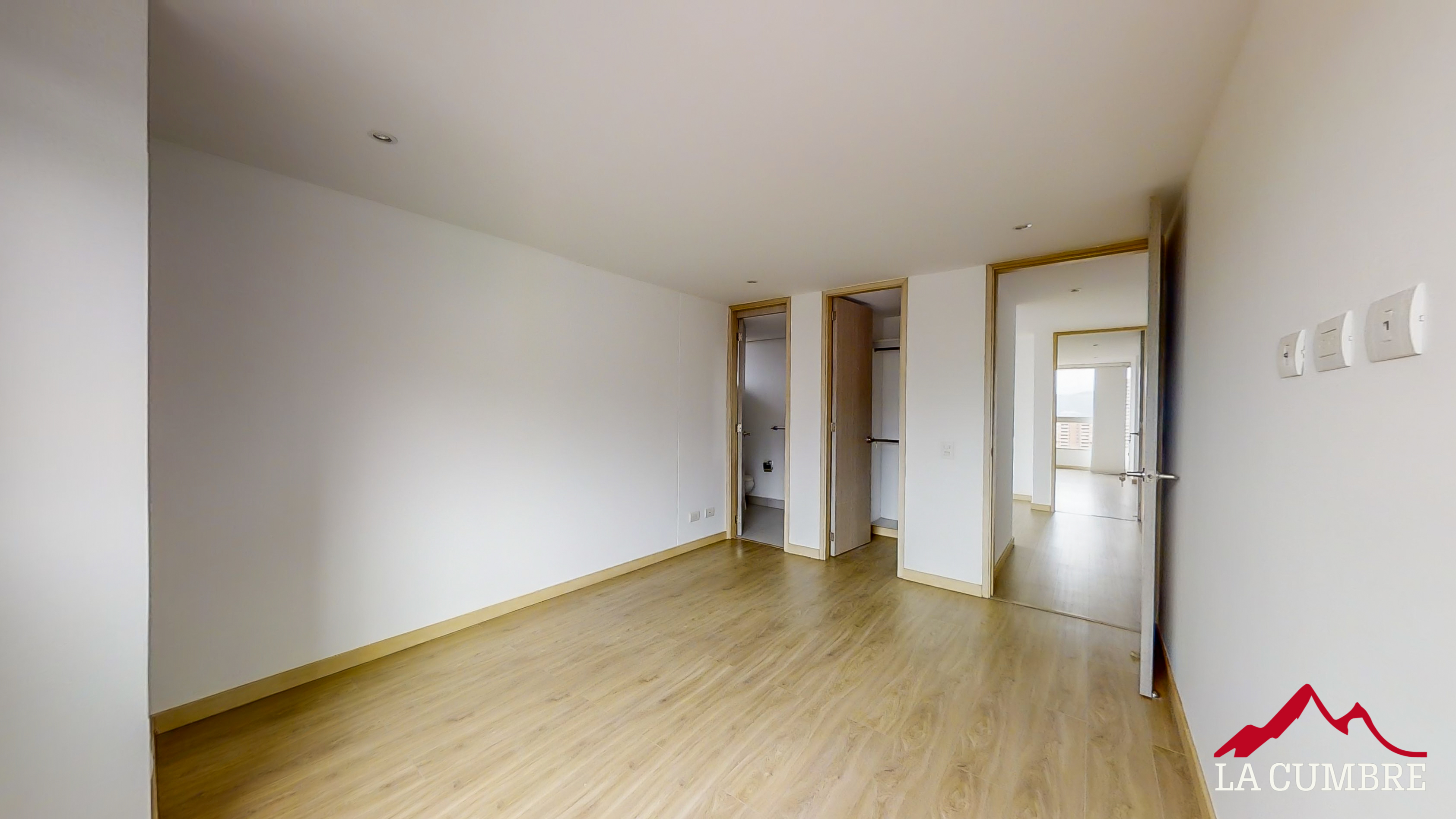 Apartamento de 3 alcobas en arriendo en El Tesoro, Medellín, 230 m² · foto 17 de 22