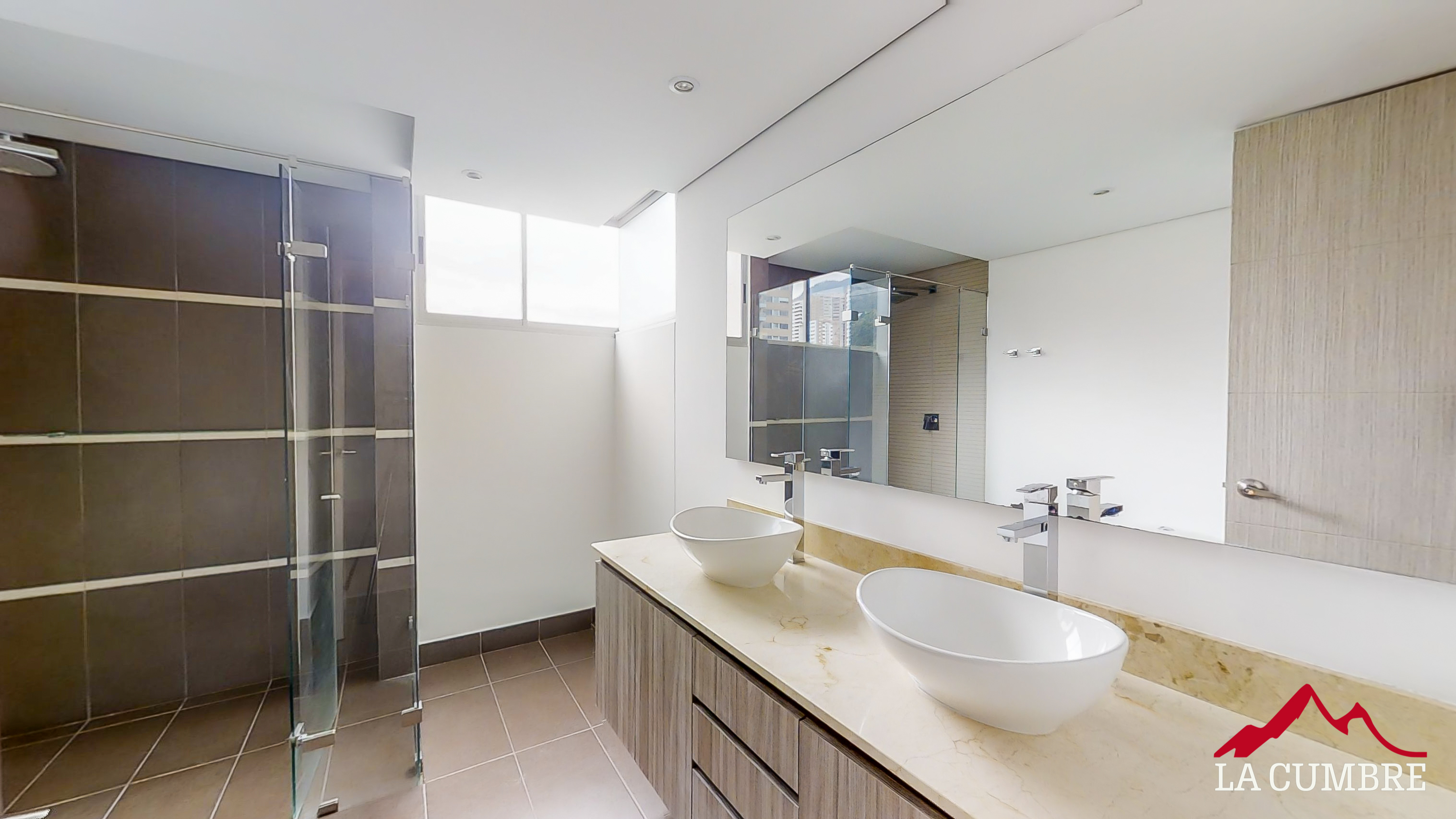 Apartamento de 3 alcobas en arriendo en El Tesoro, Medellín, 230 m² · foto 20 de 22