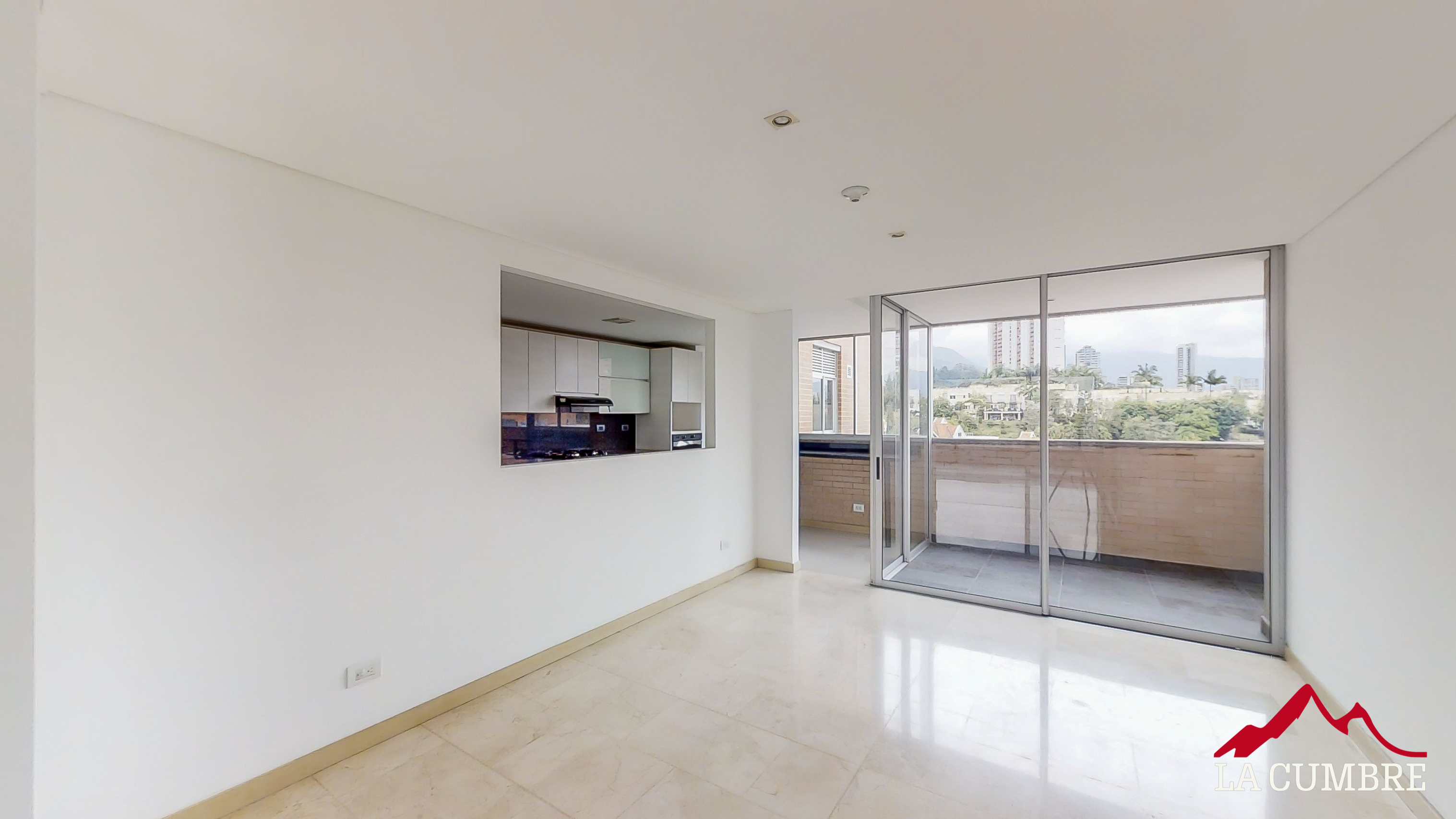Apartamento de 3 alcobas en arriendo en El Tesoro, Medellín, 230 m² · foto 3 de 22