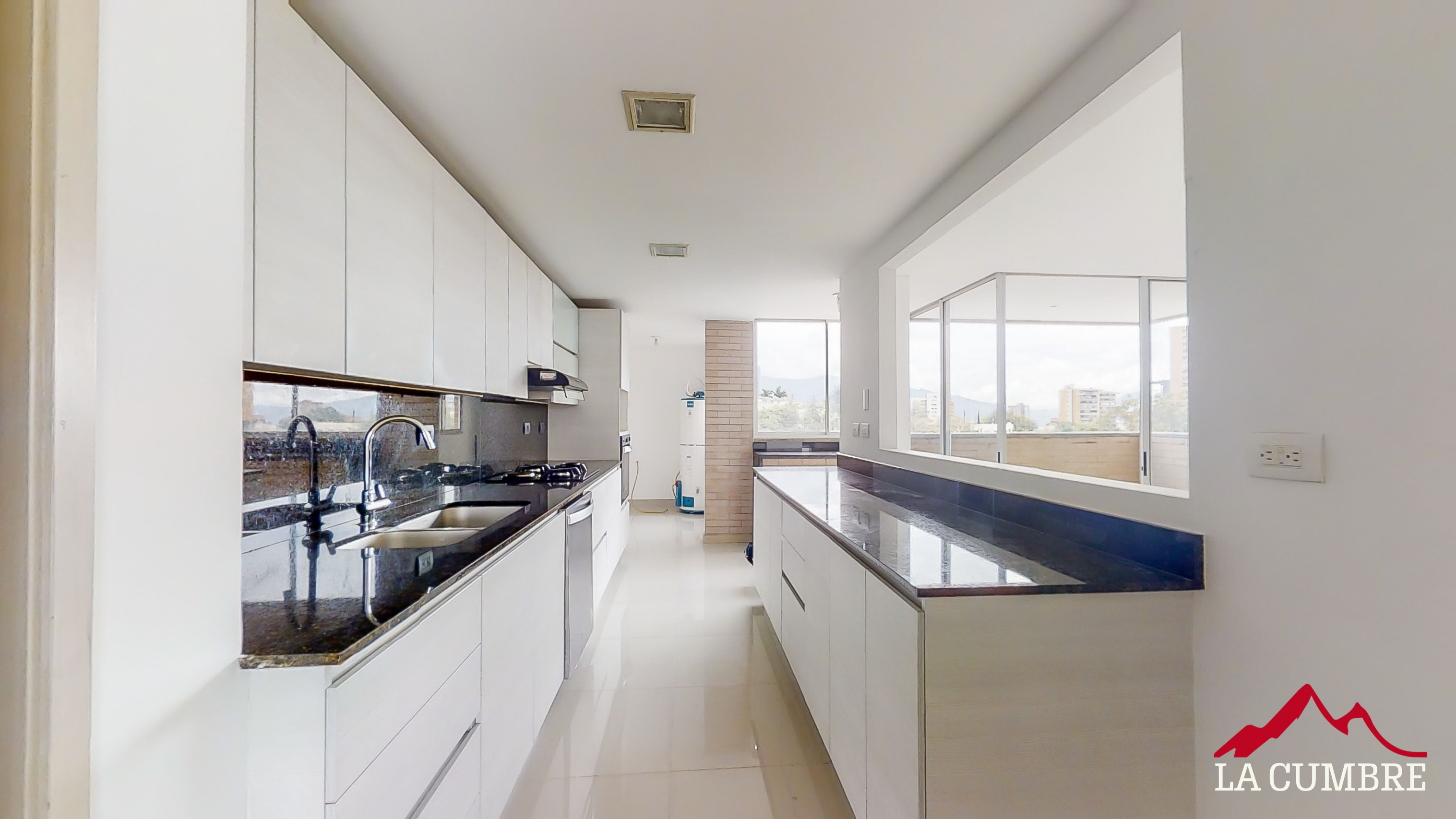 Apartamento de 3 alcobas en arriendo en El Tesoro, Medellín, 230 m² · foto 7 de 22