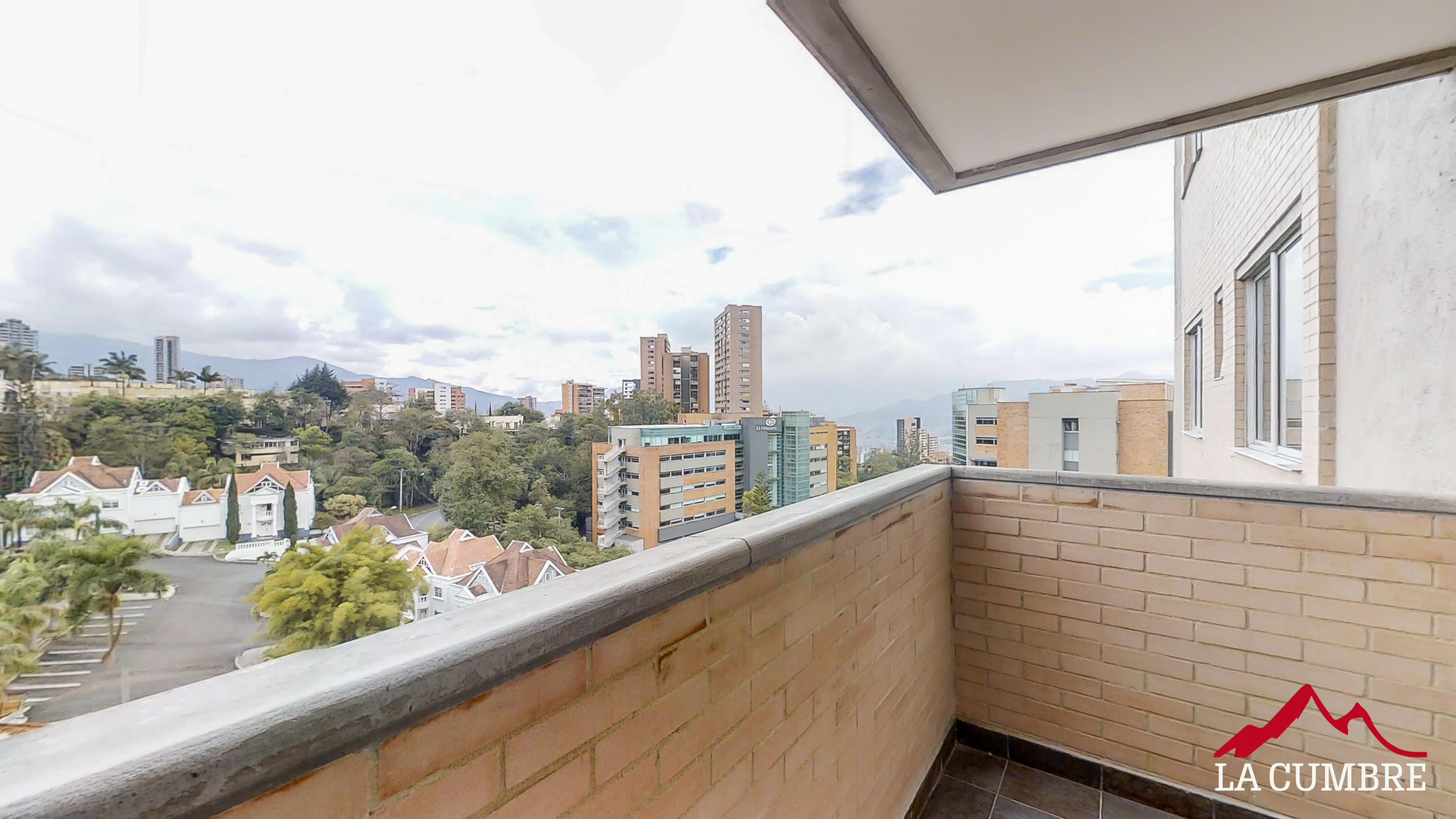 Apartamento de 3 alcobas en arriendo en El Tesoro, Medellín, 230 m² · foto 9 de 22