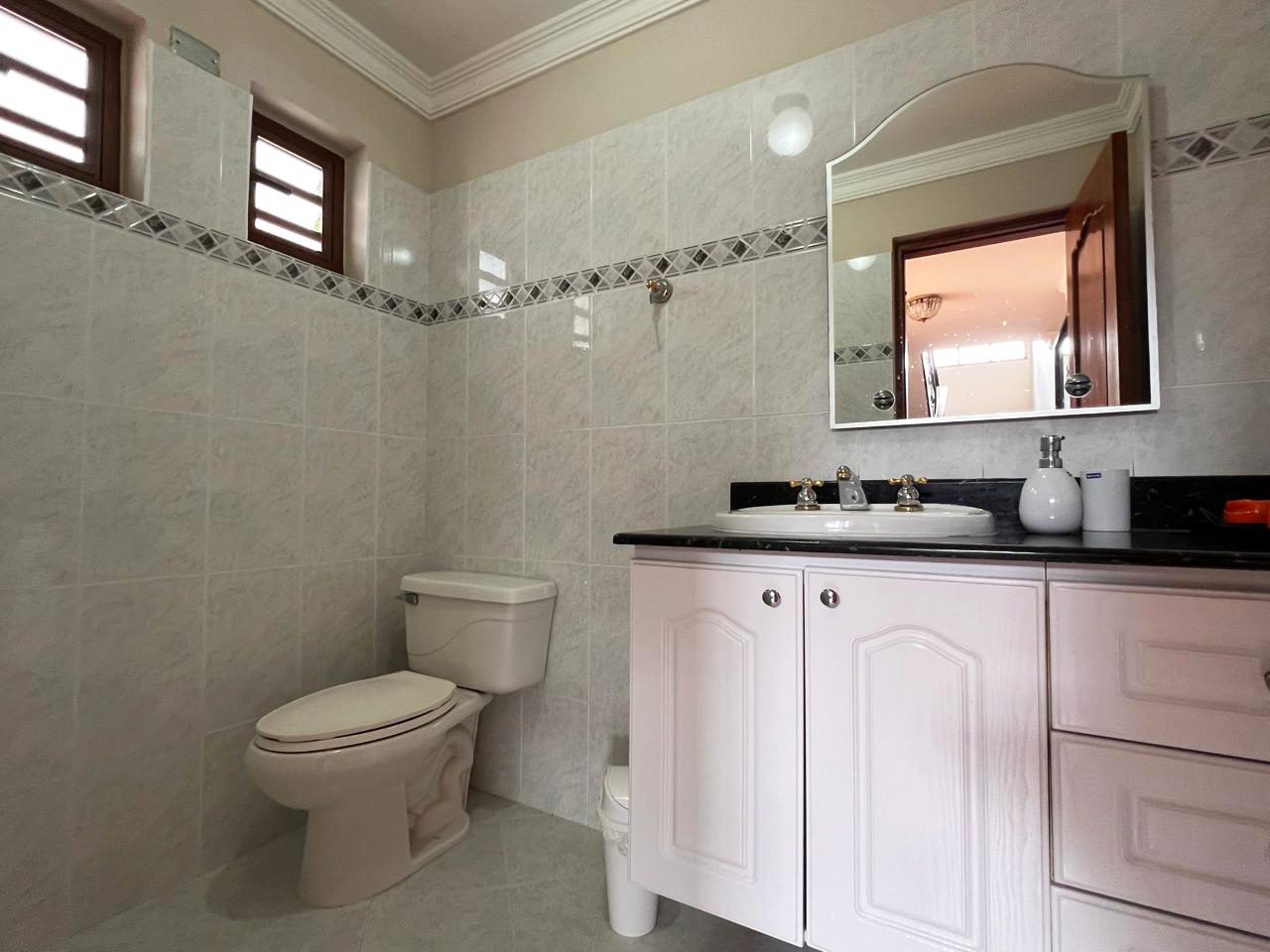 Casa de 3 alcobas en venta en Llano Grande, Rionegro, 270 m² · foto 17 de 18